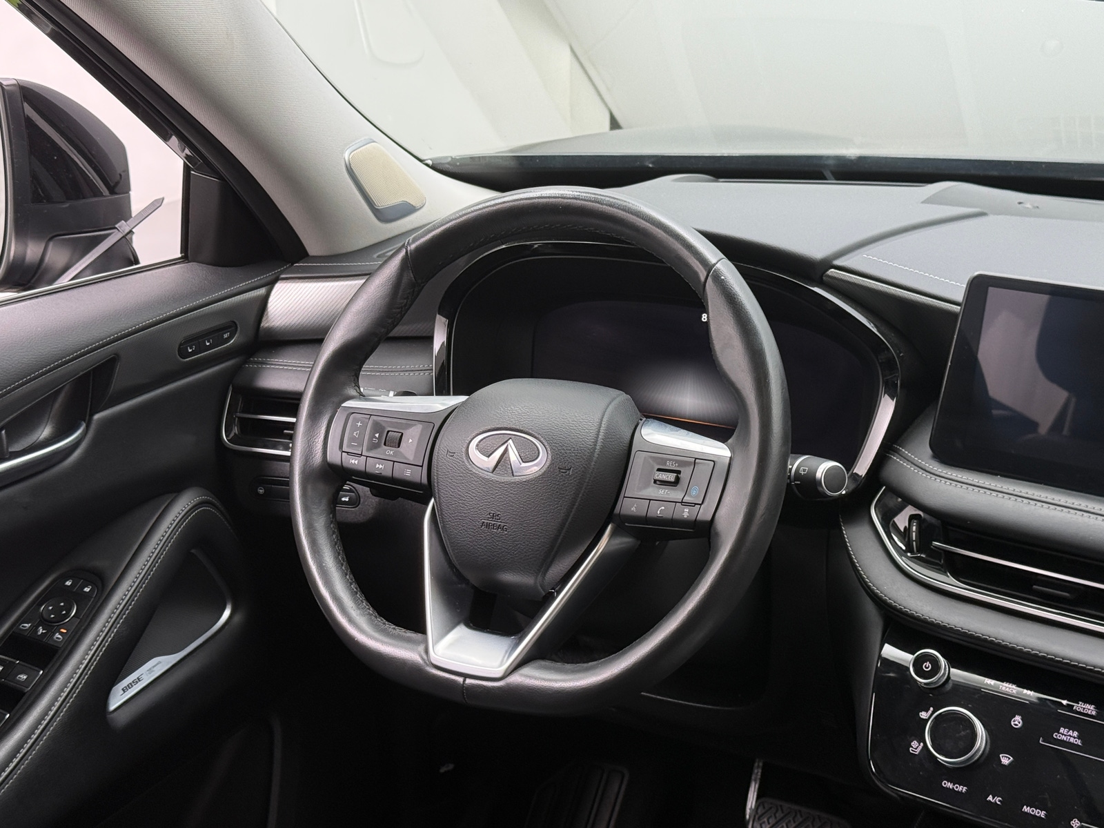 Thumbnail: 2023 INFINITI QX60 - 4