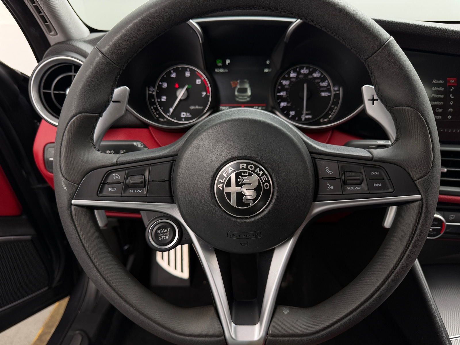 Thumbnail: 2018 Alfa Romeo Giulia - 4