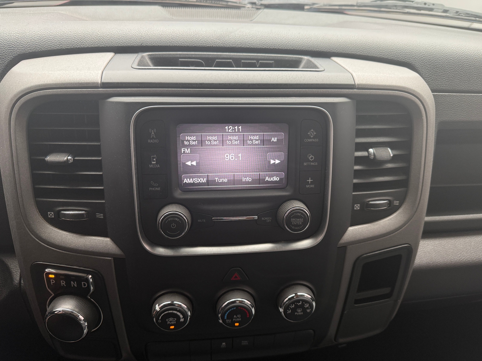 Thumbnail: 2021 RAM 1500 Classic - 3