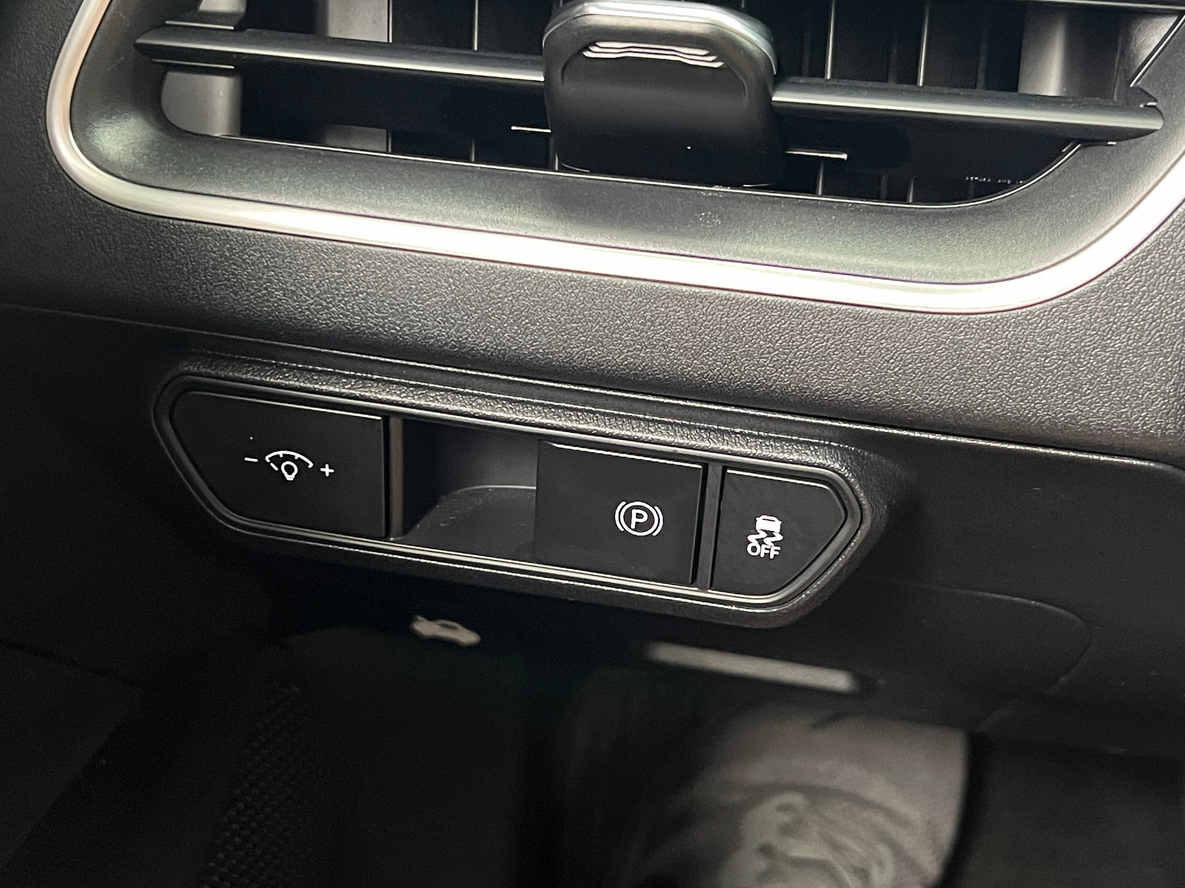 2025 Kia K4 LXS - Photo 2