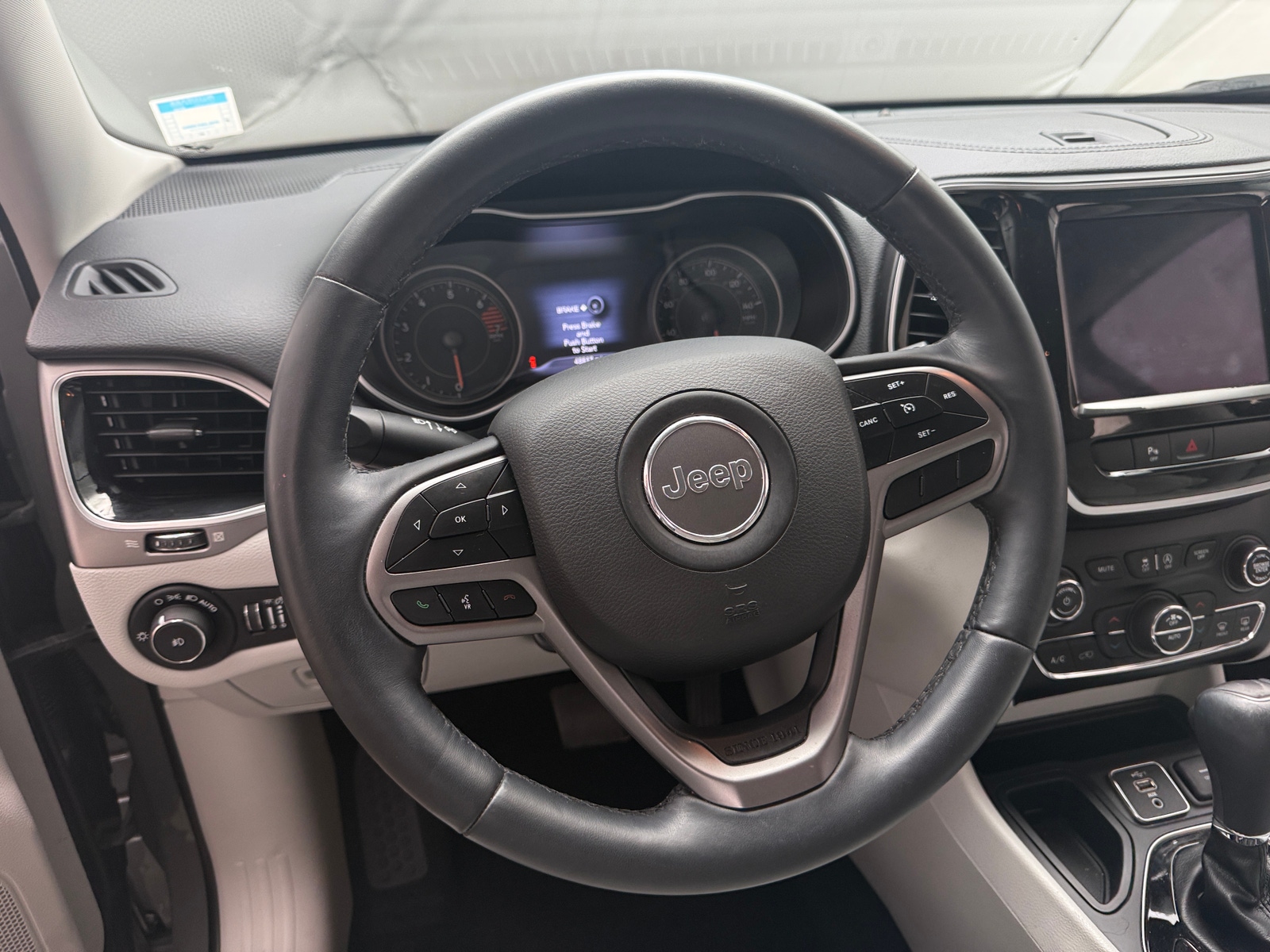 Thumbnail: 2019 Jeep Cherokee - 4