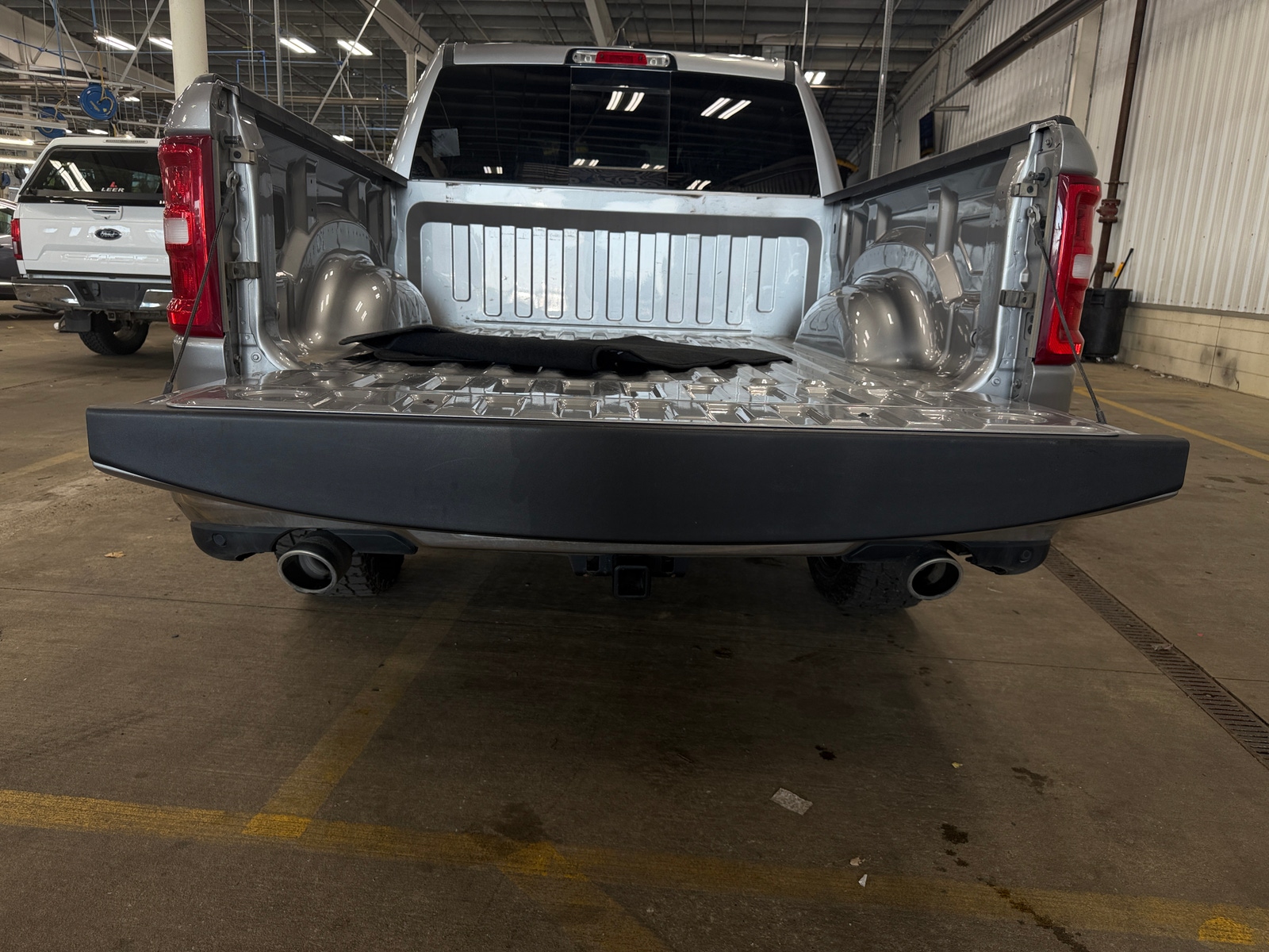 Thumbnail: 2025 RAM 1500 - 6