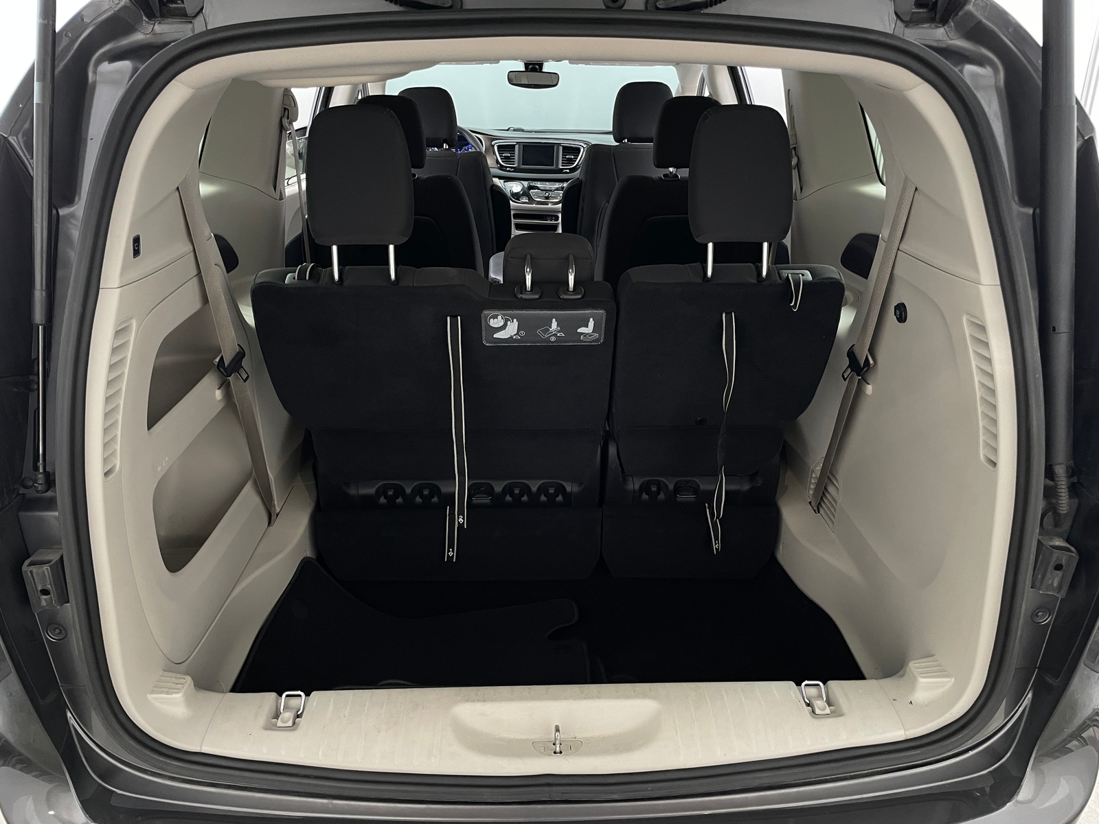 Thumbnail: 2019 Chrysler Pacifica - 7