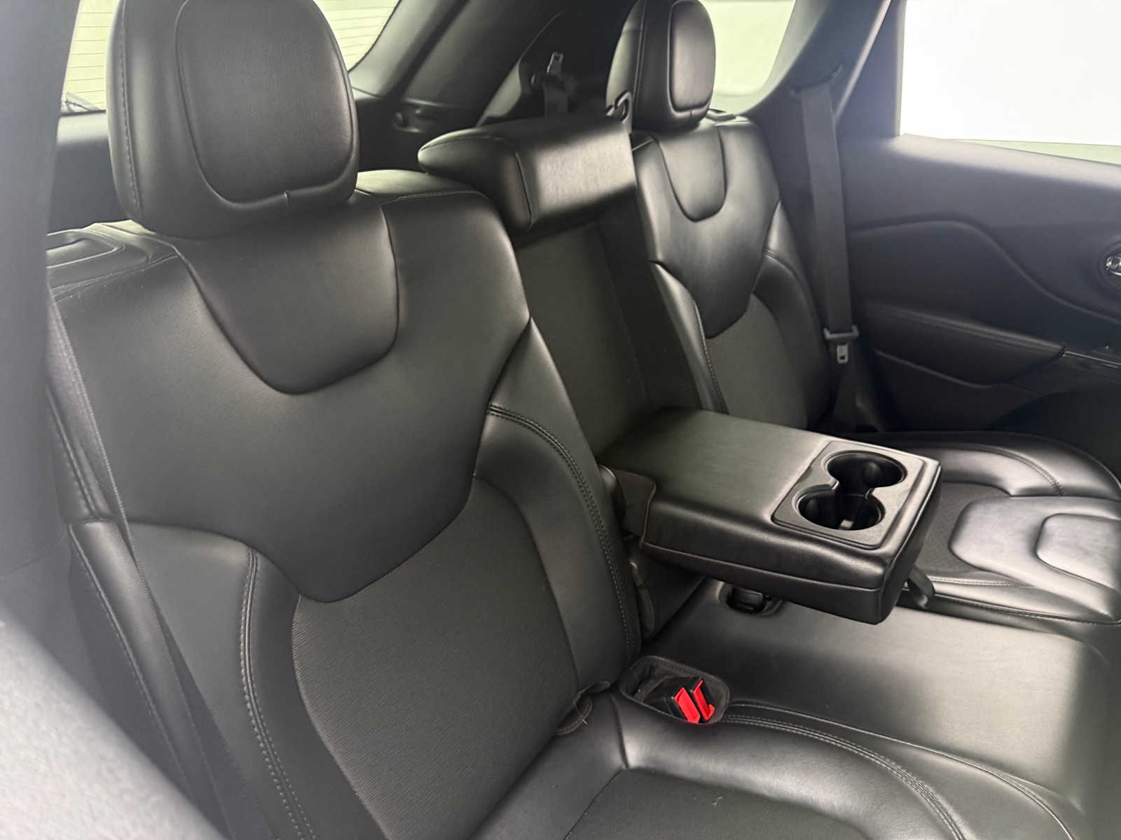 Thumbnail: 2021 Jeep Cherokee - 6