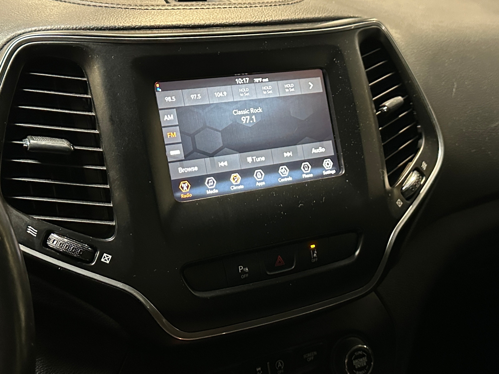 Thumbnail: 2021 Jeep Cherokee - 4
