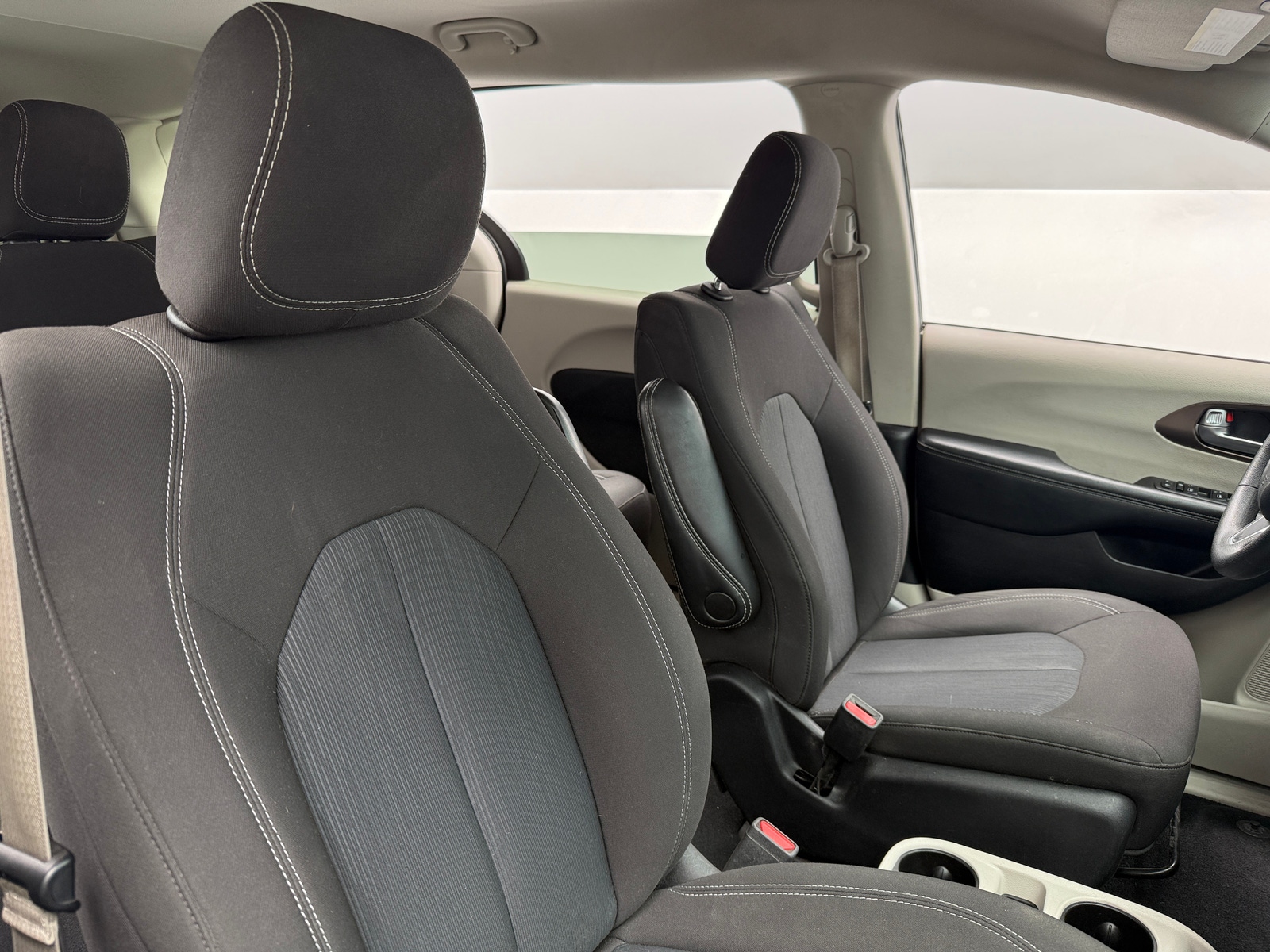 Thumbnail: 2021 Chrysler Voyager - 2