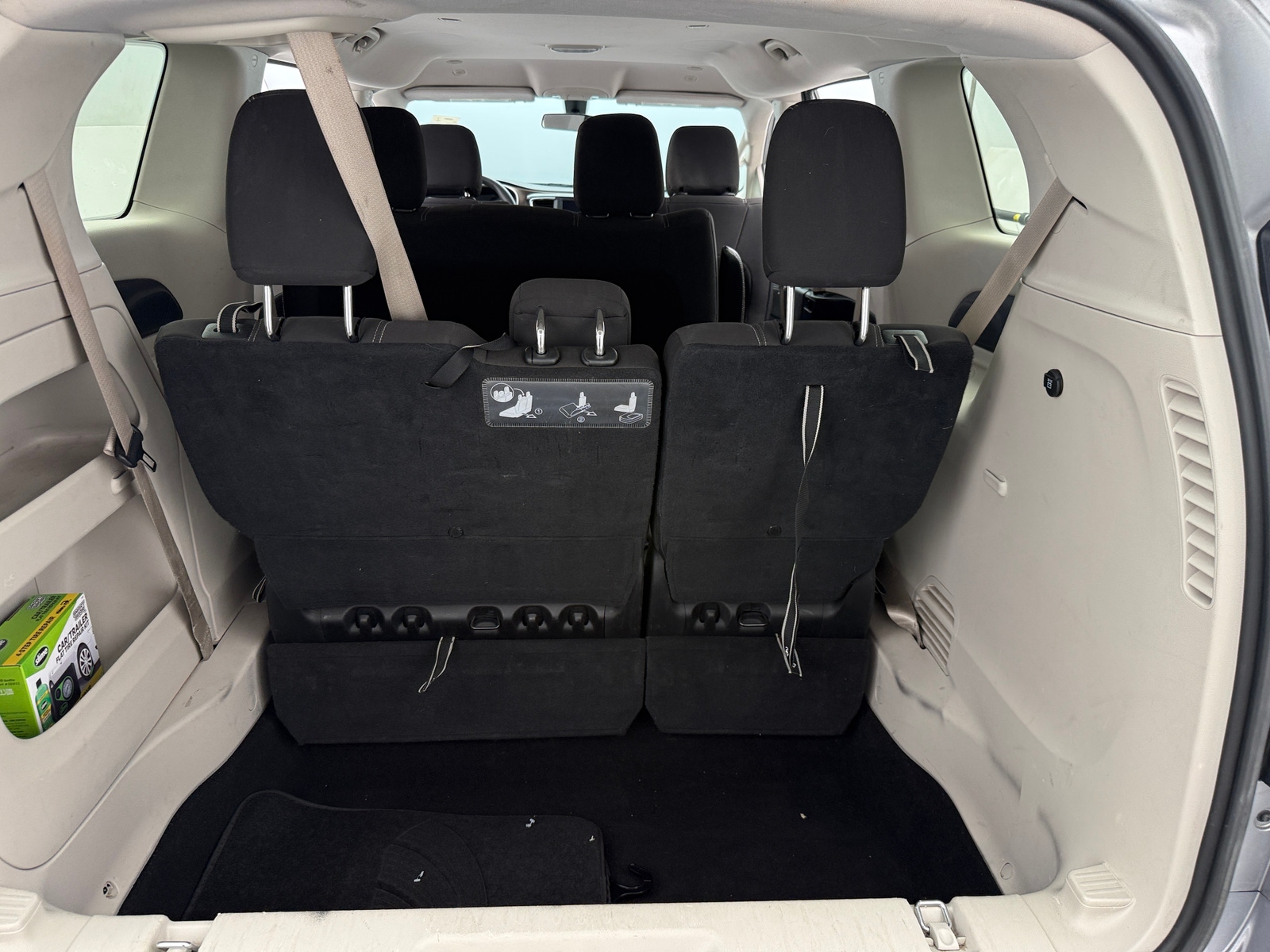 Thumbnail: 2021 Chrysler Voyager - 7