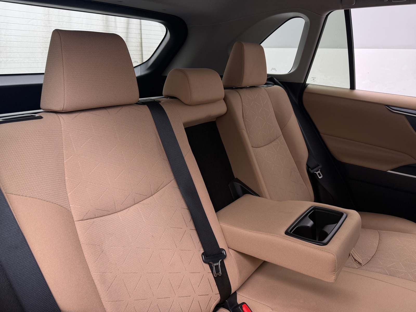 Thumbnail: 2021 Toyota RAV4 - 6