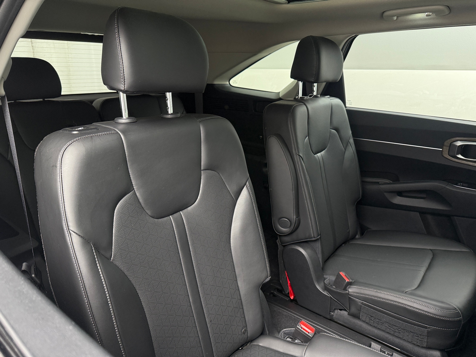 Thumbnail: 2023 Kia Sorento - 5