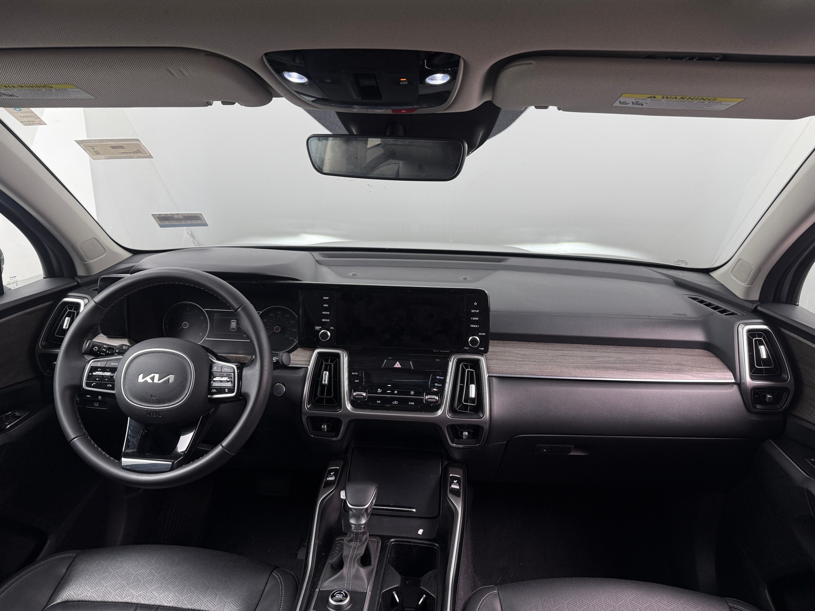 Thumbnail: 2023 Kia Sorento - 2