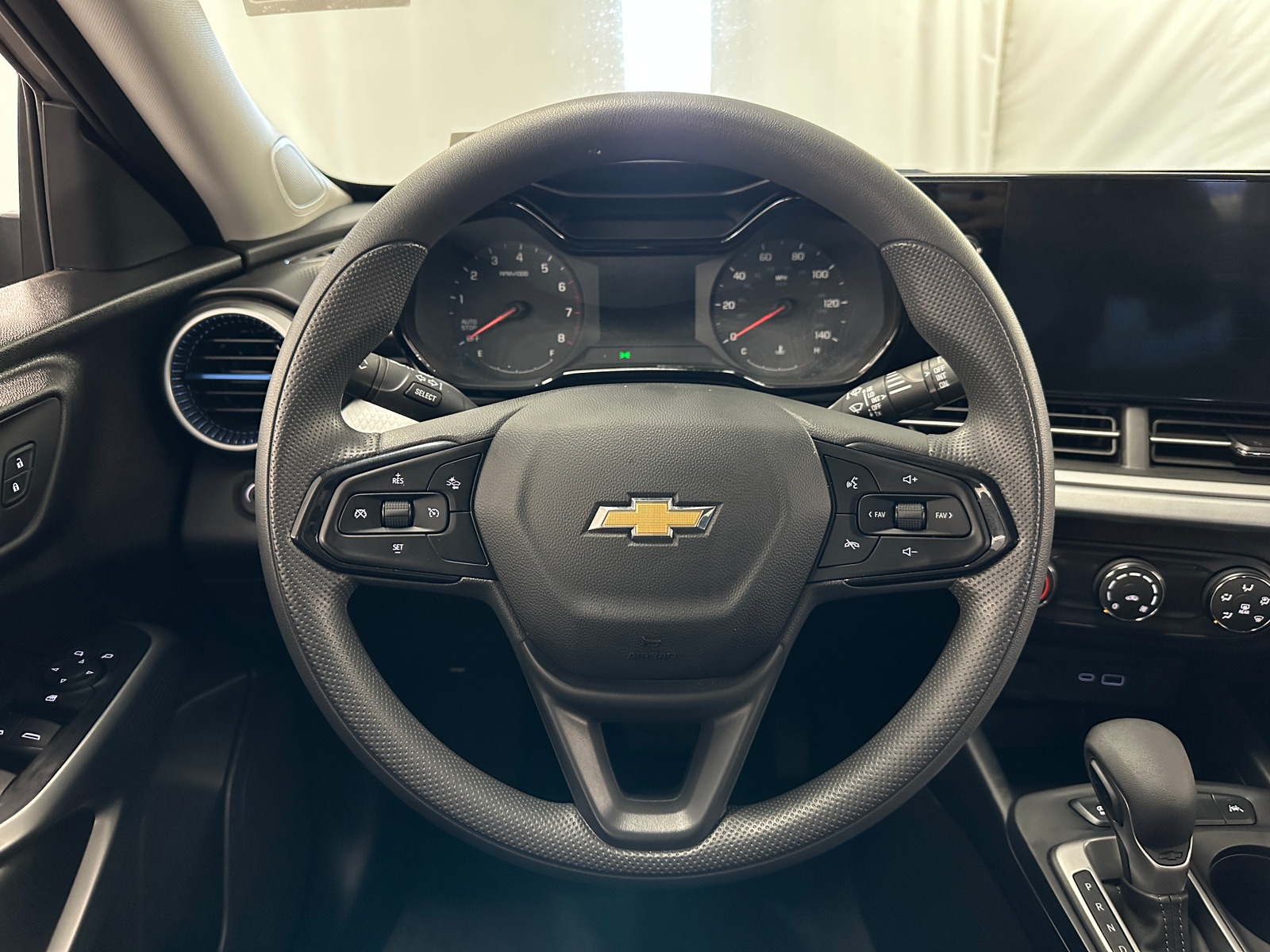 Thumbnail: 2026 Chevrolet Trax - 5