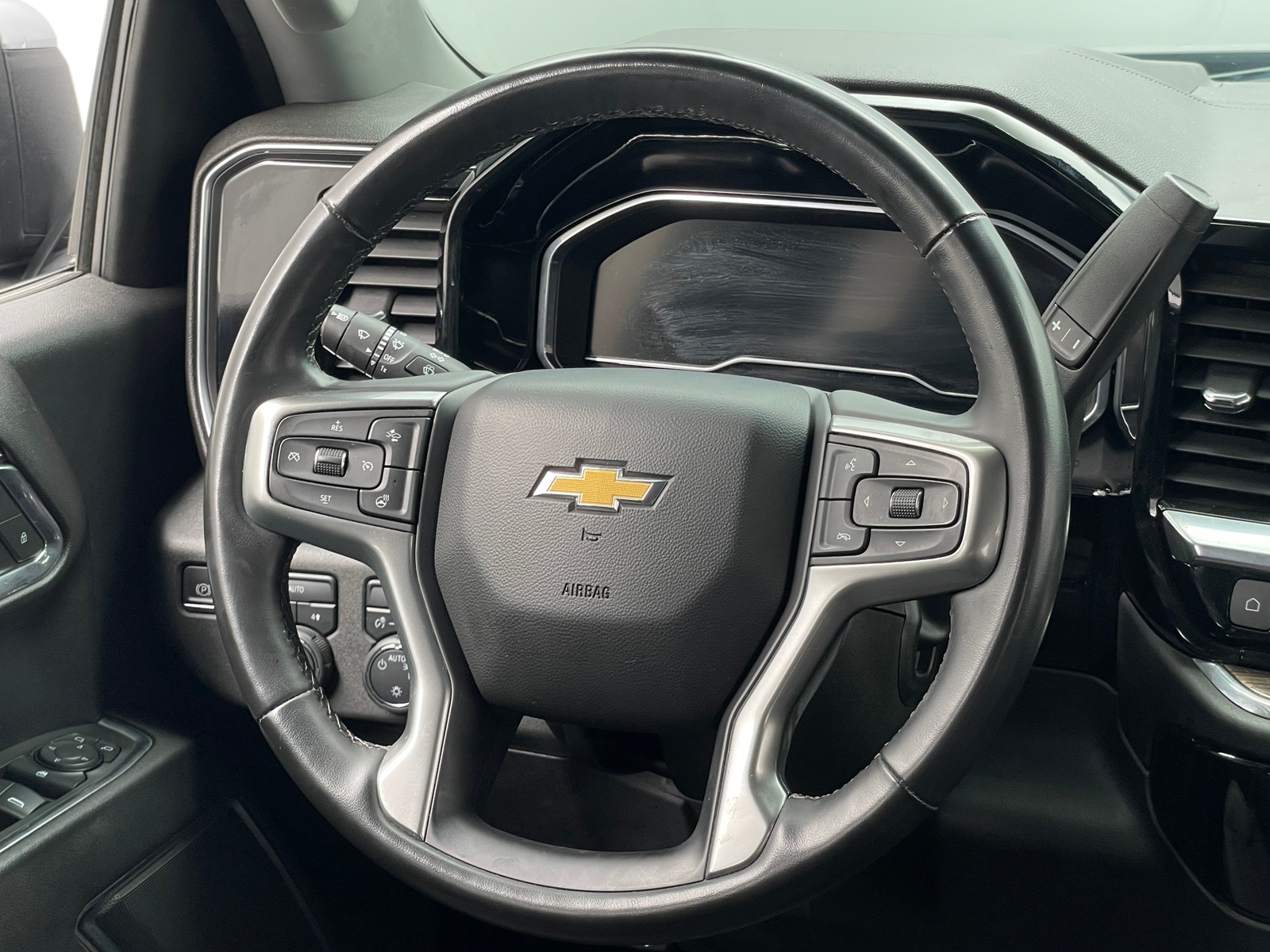Thumbnail: 2023 Chevrolet Silverado 1500 - 5