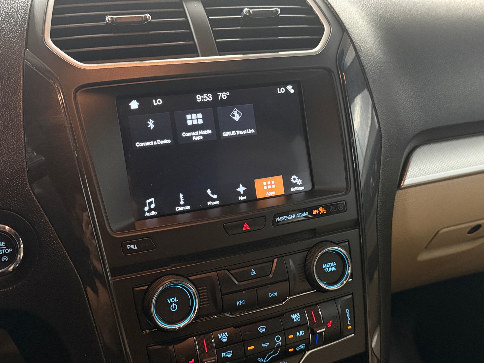 Thumbnail: 2017 Ford Explorer - 3