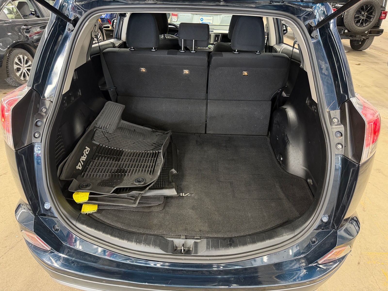 Thumbnail: 2017 Toyota RAV4 - 7