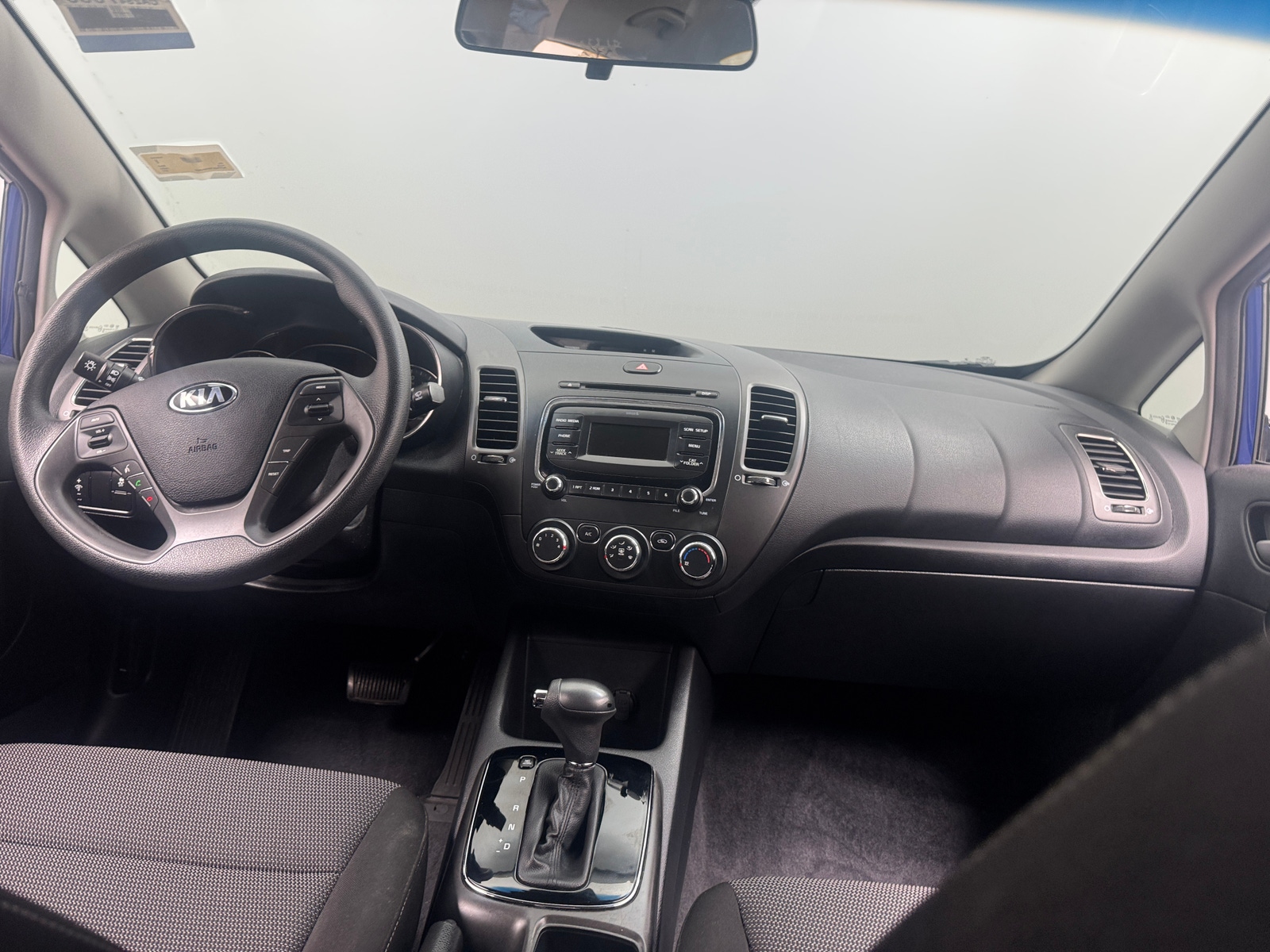 Thumbnail: 2017 Kia Forte - 3