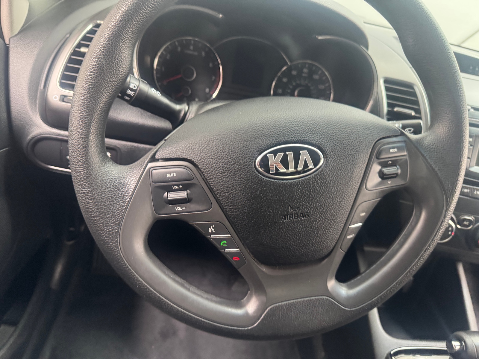 Thumbnail: 2017 Kia Forte - 5