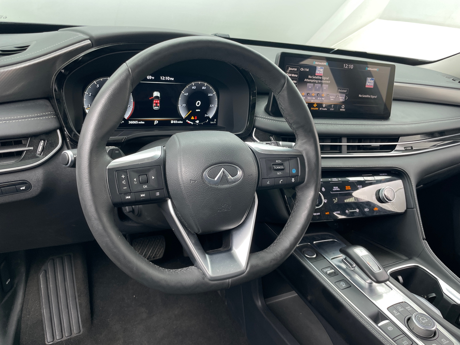 Thumbnail: 2023 INFINITI QX60 - 4