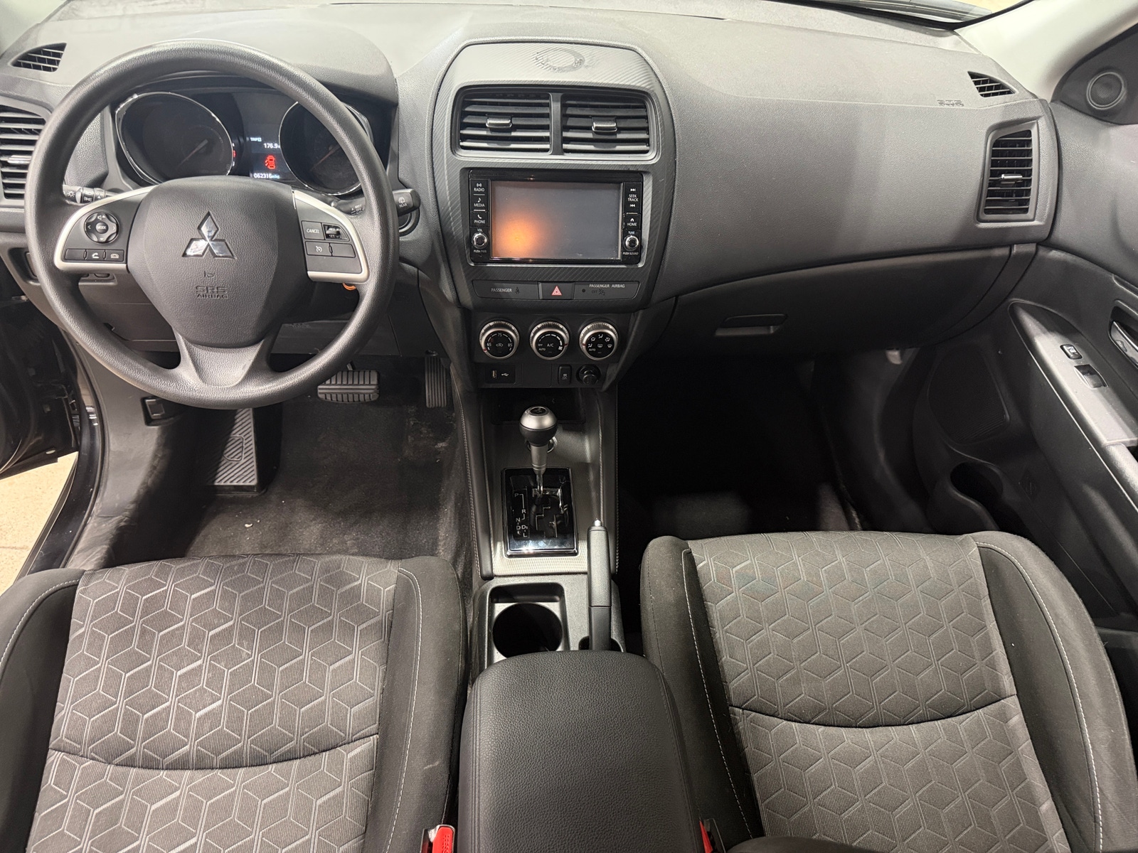 Thumbnail: 2021 Mitsubishi Outlander Sport - 3