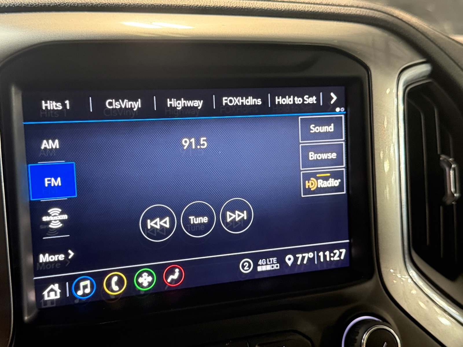 Thumbnail: 2020 Chevrolet Silverado 1500 - 4