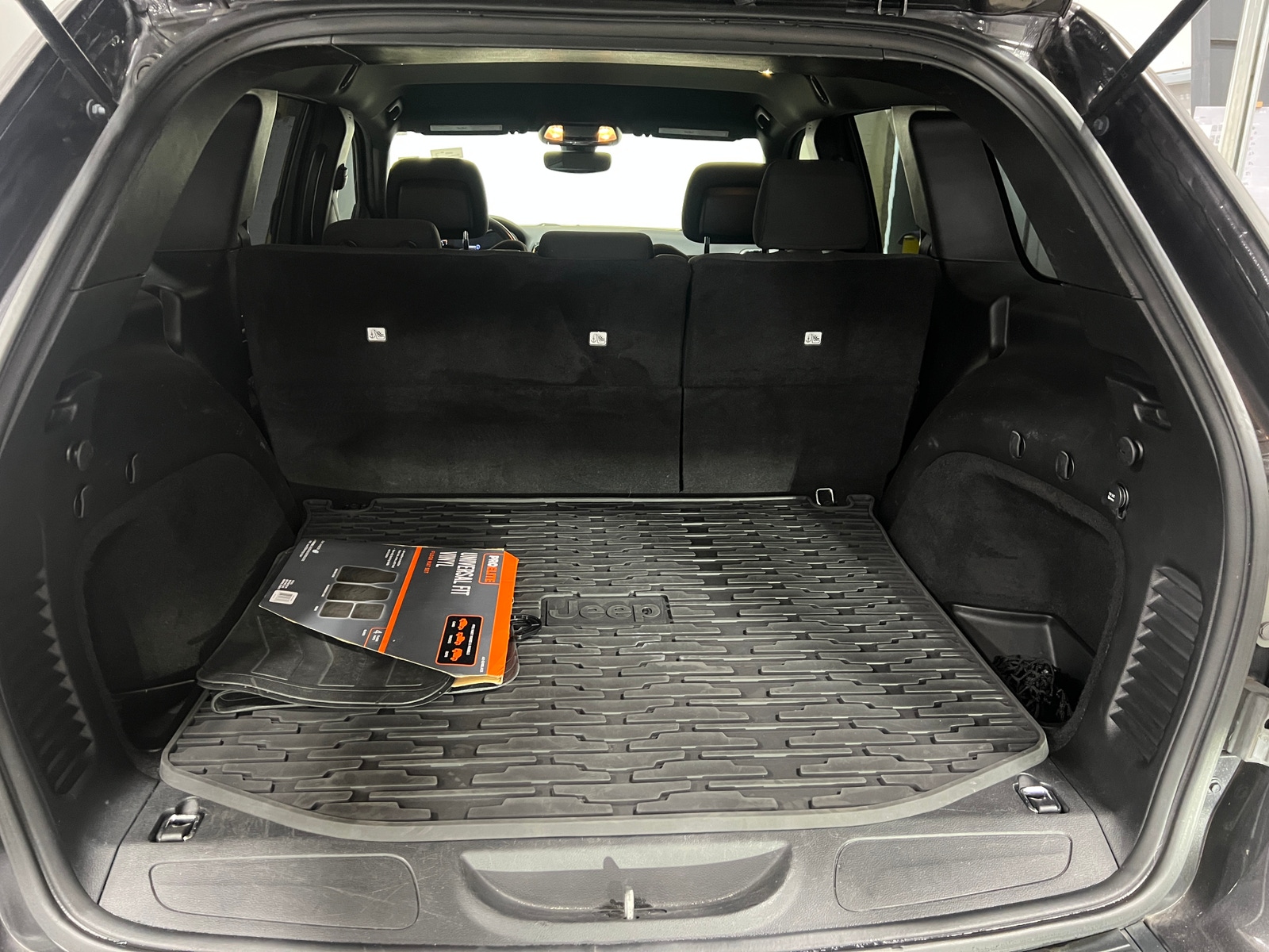 Thumbnail: 2019 Jeep Grand Cherokee - 7