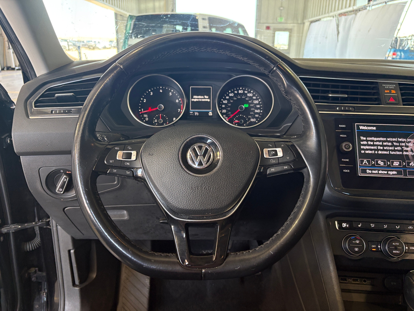 Thumbnail: 2018 Volkswagen Tiguan - 4