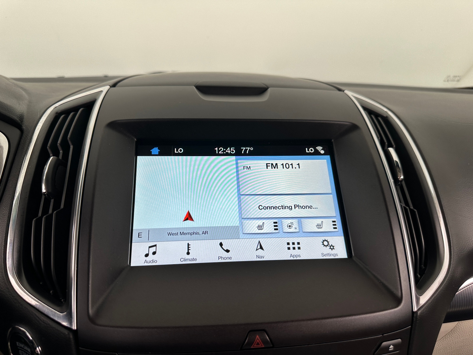 Thumbnail: 2018 Ford Edge - 3