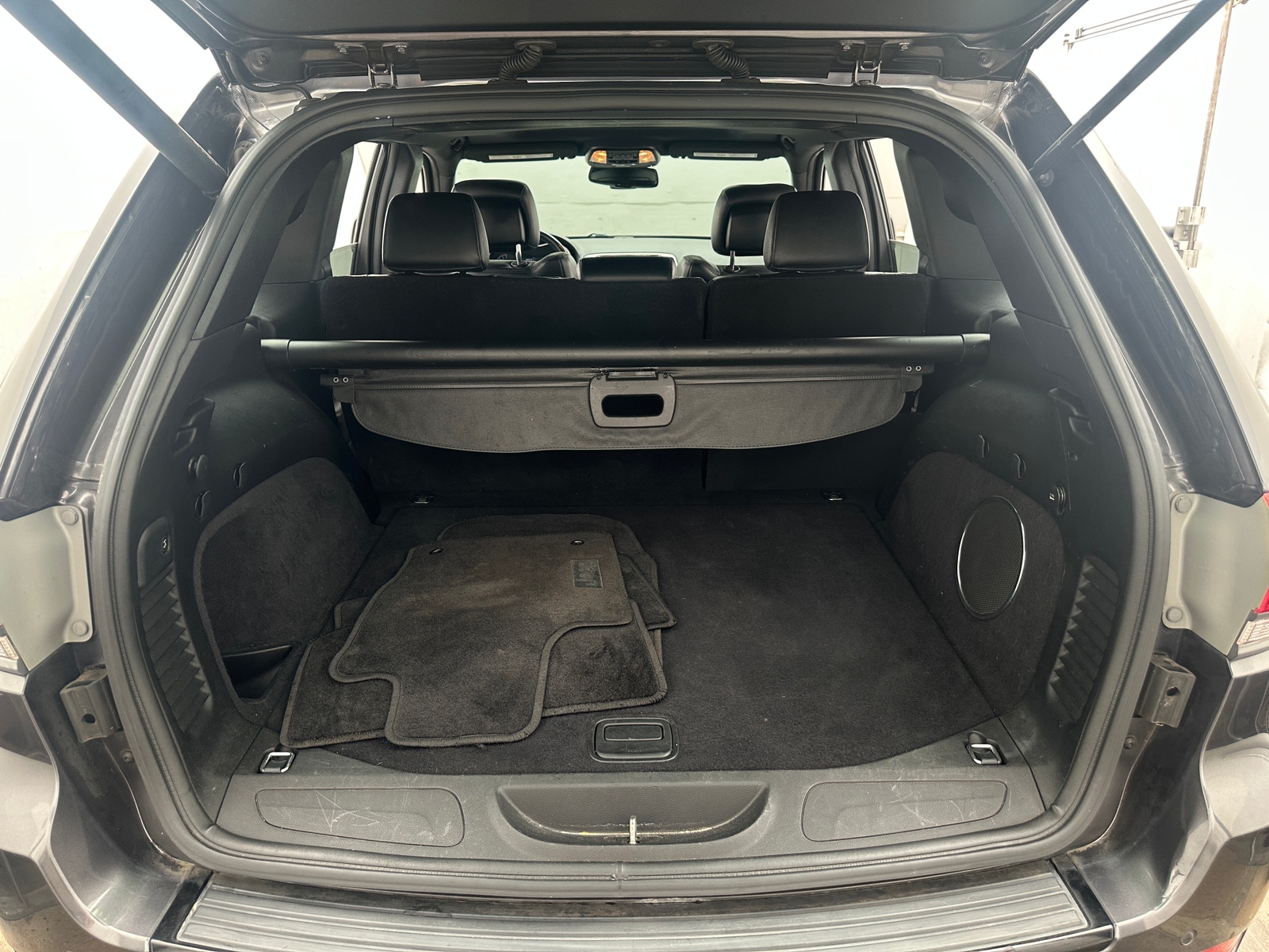 Thumbnail: 2015 Jeep Grand Cherokee - 7