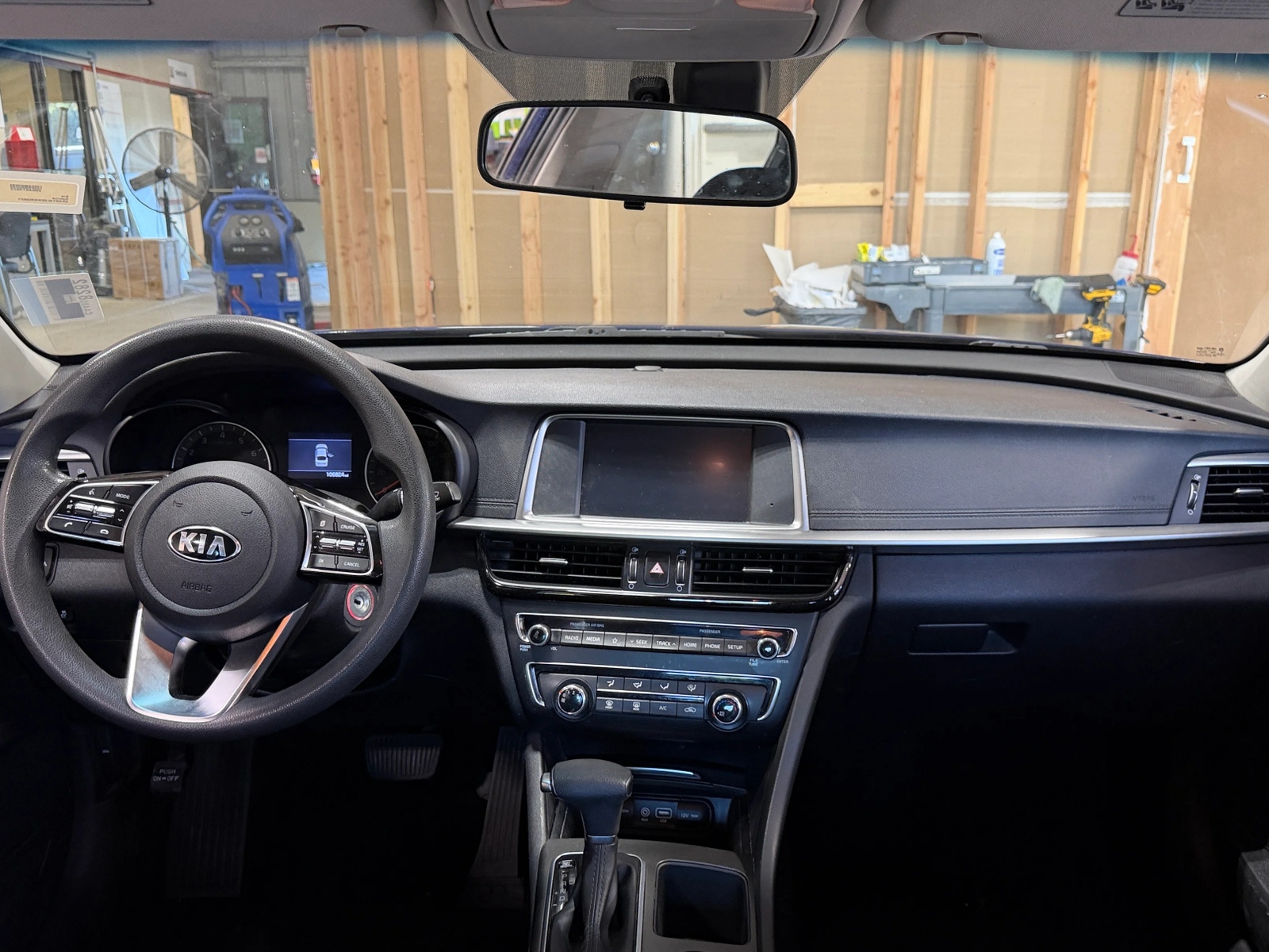 Thumbnail: 2019 Kia Optima - 3
