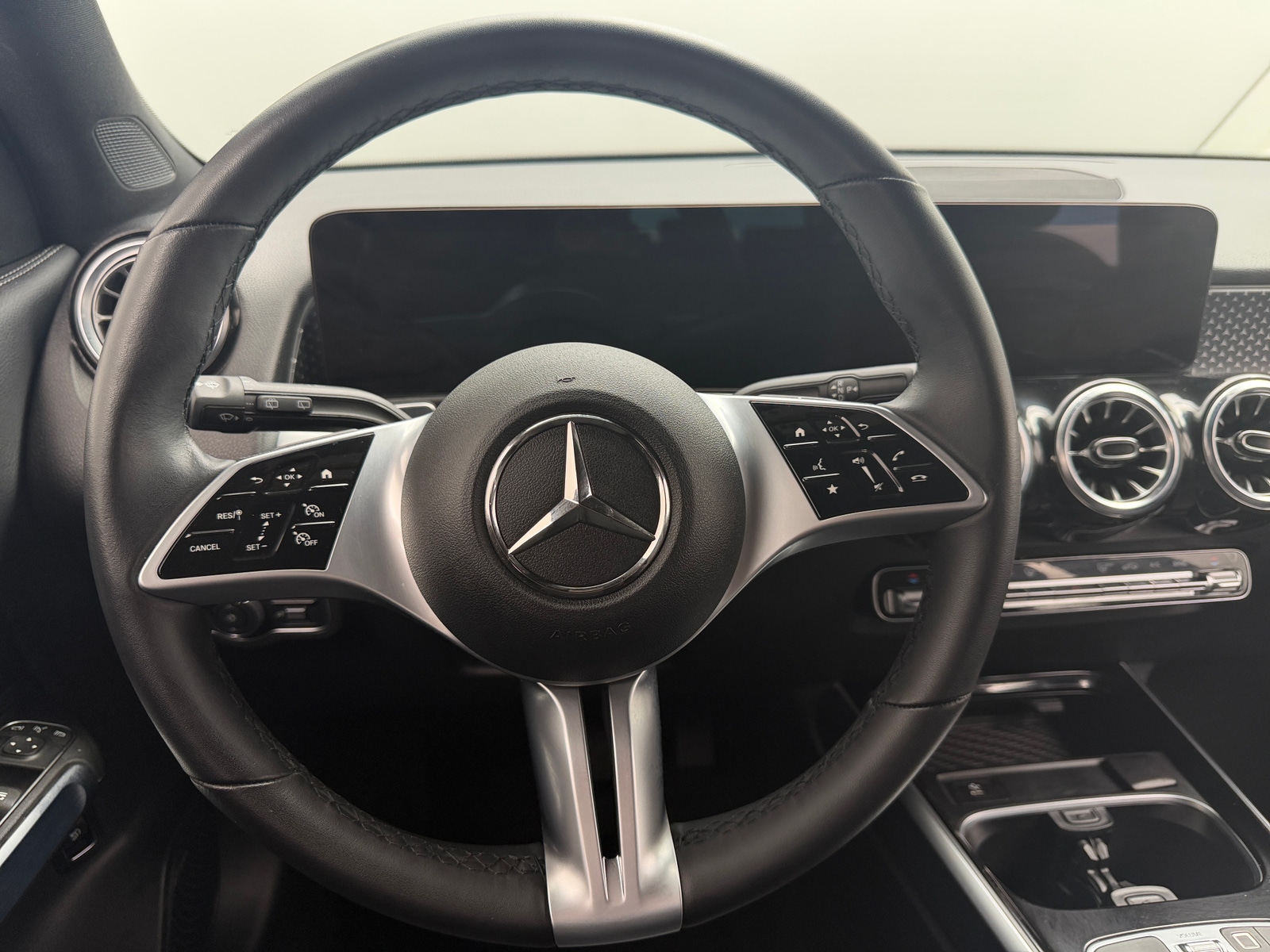 Thumbnail: 2025 Mercedes-Benz GLB - 4