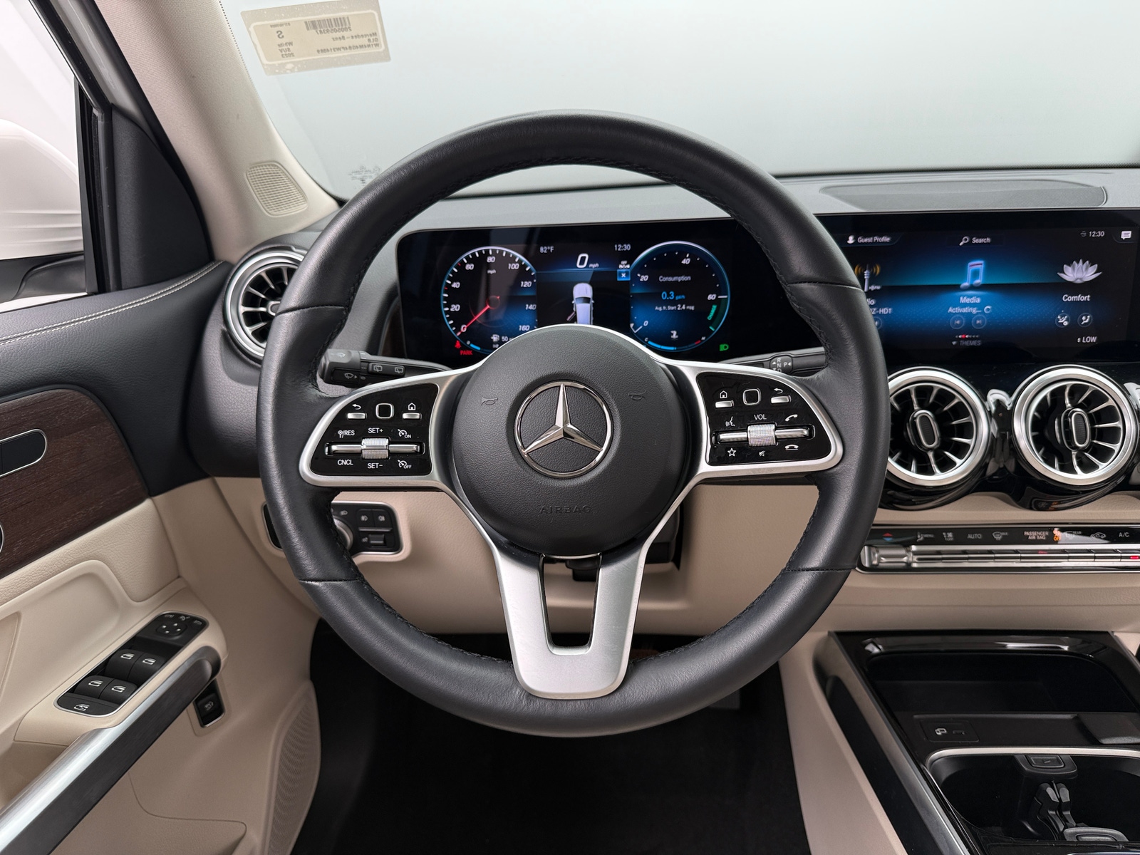 Thumbnail: 2023 Mercedes-Benz GLB - 4