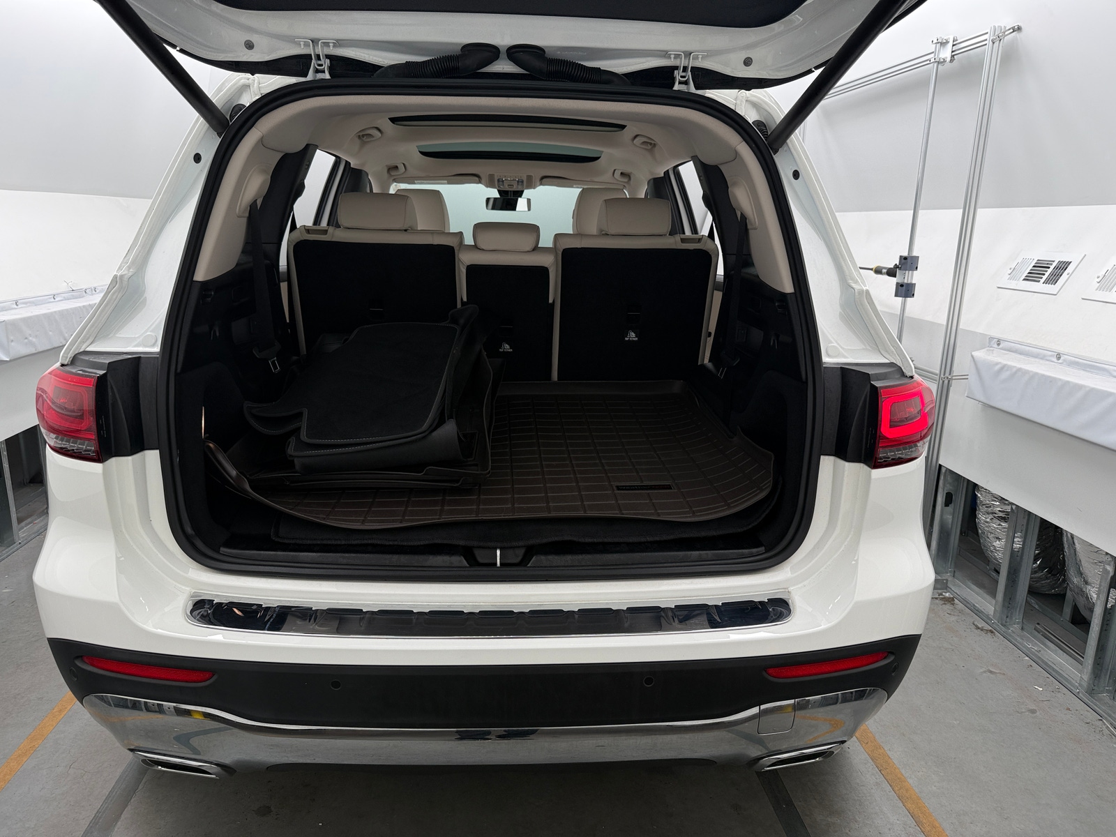 Thumbnail: 2023 Mercedes-Benz GLB - 6