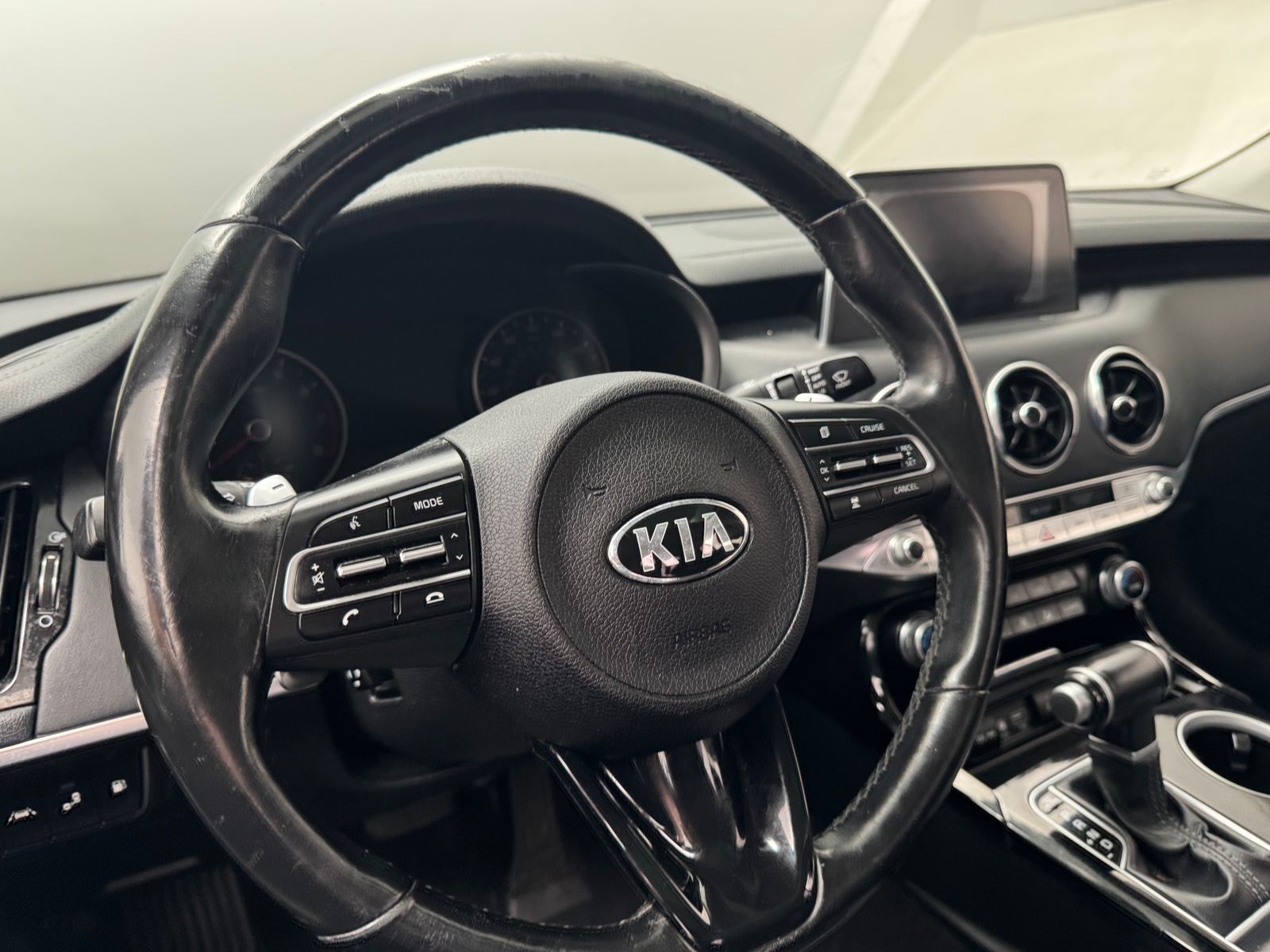 Thumbnail: 2018 Kia Stinger - 4