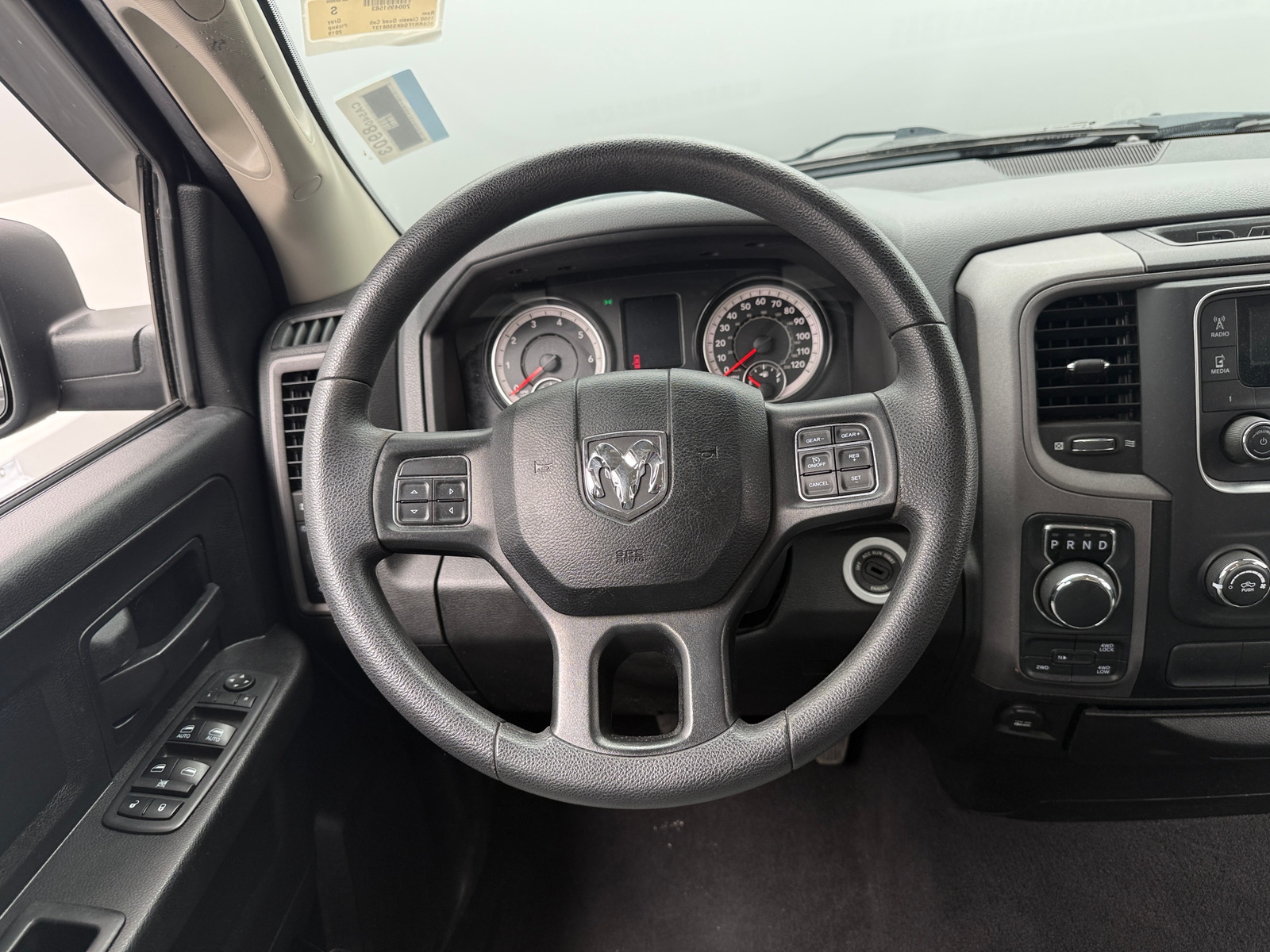 Thumbnail: 2019 RAM 1500 Classic - 4