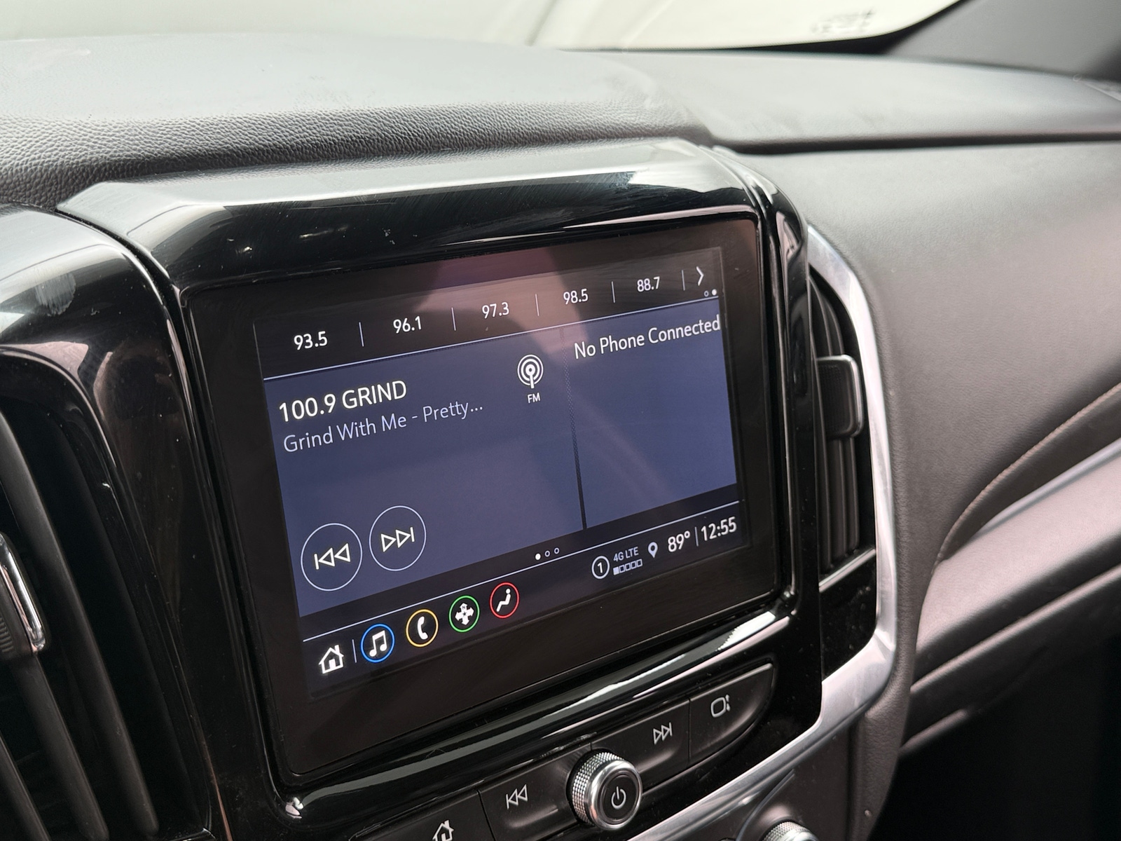 Thumbnail: 2023 Chevrolet Traverse - 3