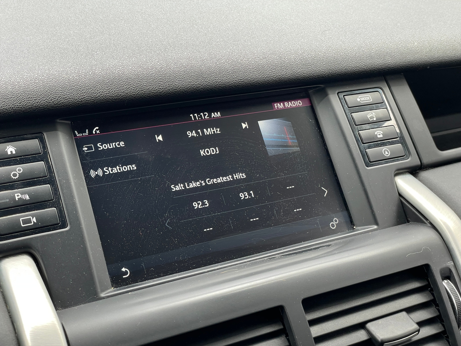 Thumbnail: 2019 Land Rover Discovery Sport - 3