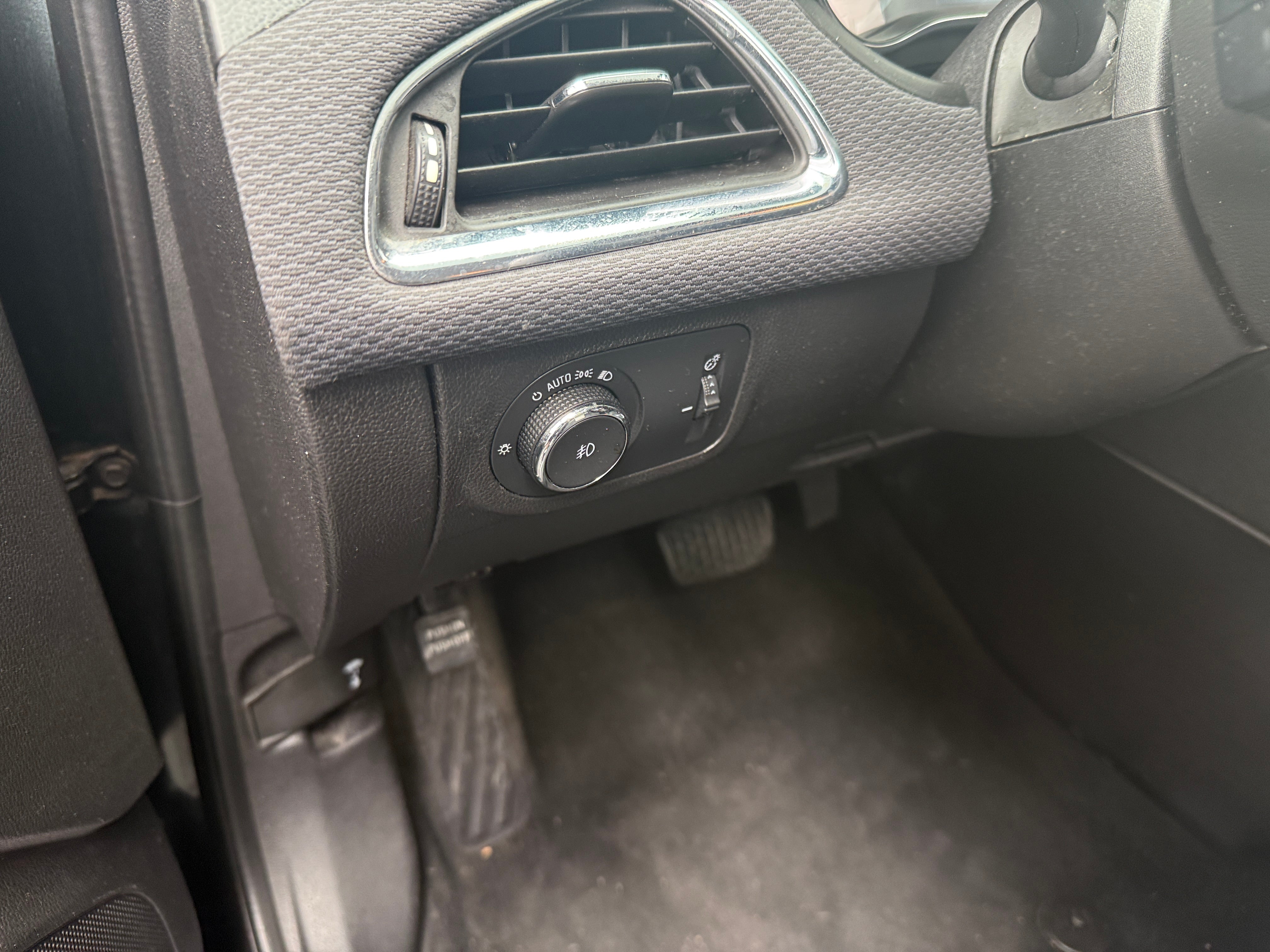 2018 Chevrolet Cruze LT - Photo 9