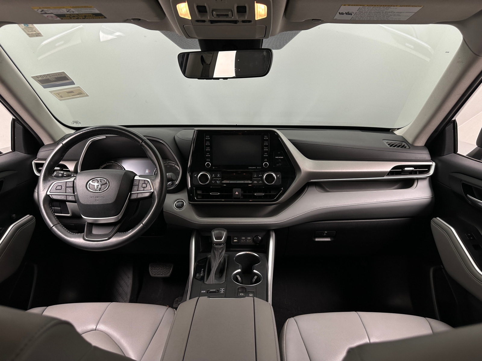 Thumbnail: 2022 Toyota Highlander - 3