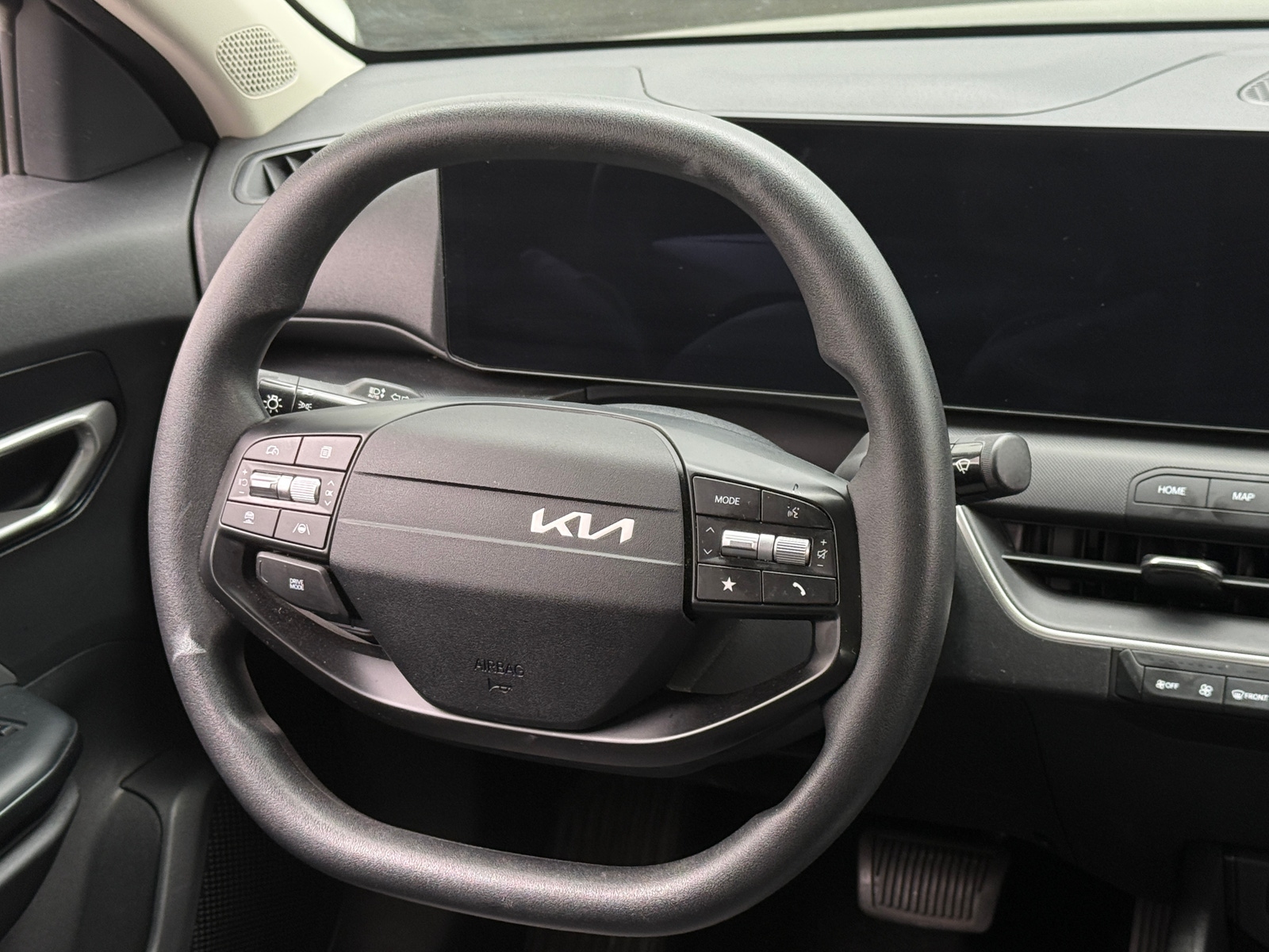 Thumbnail: 2025 Kia K4 - 5