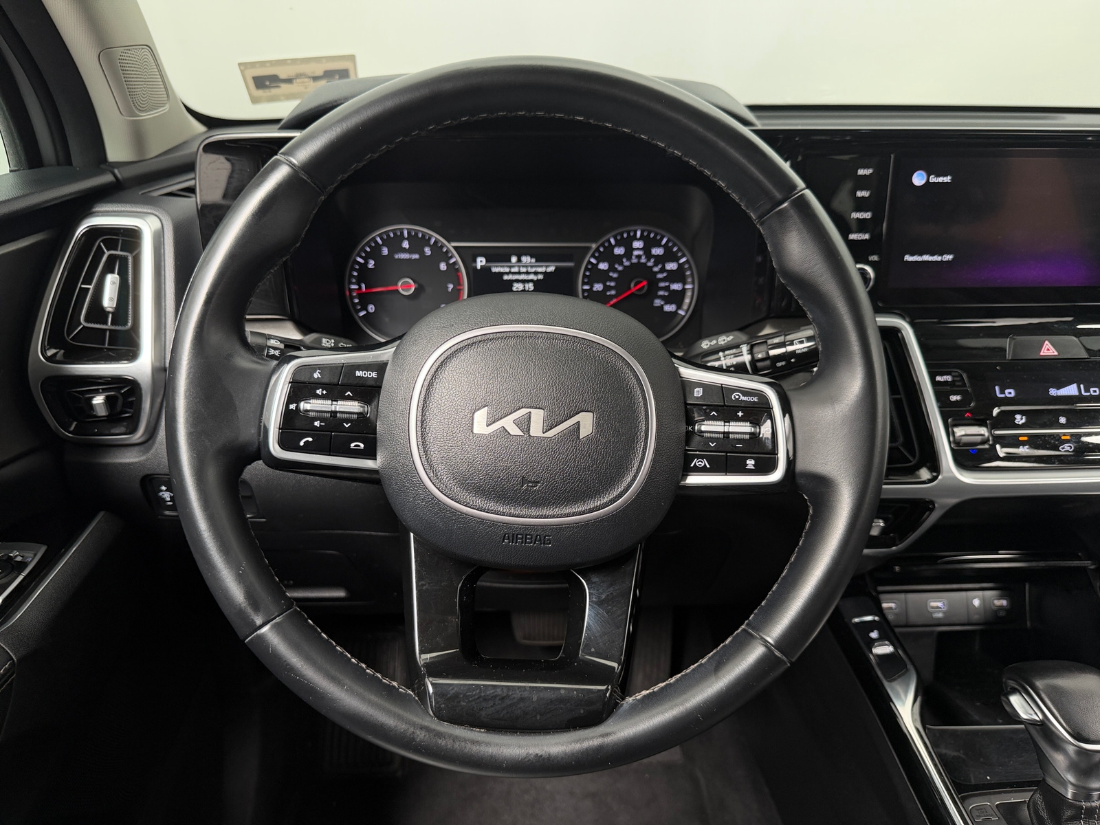Thumbnail: 2022 Kia Sorento - 4