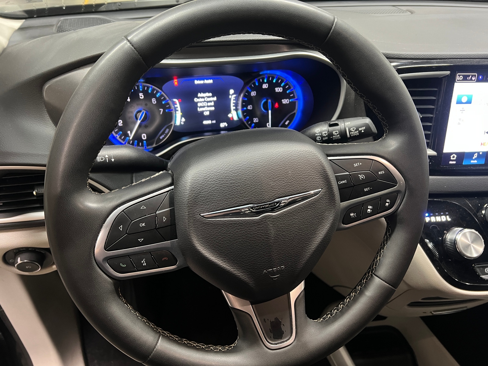 Thumbnail: 2024 Chrysler Pacifica - 4