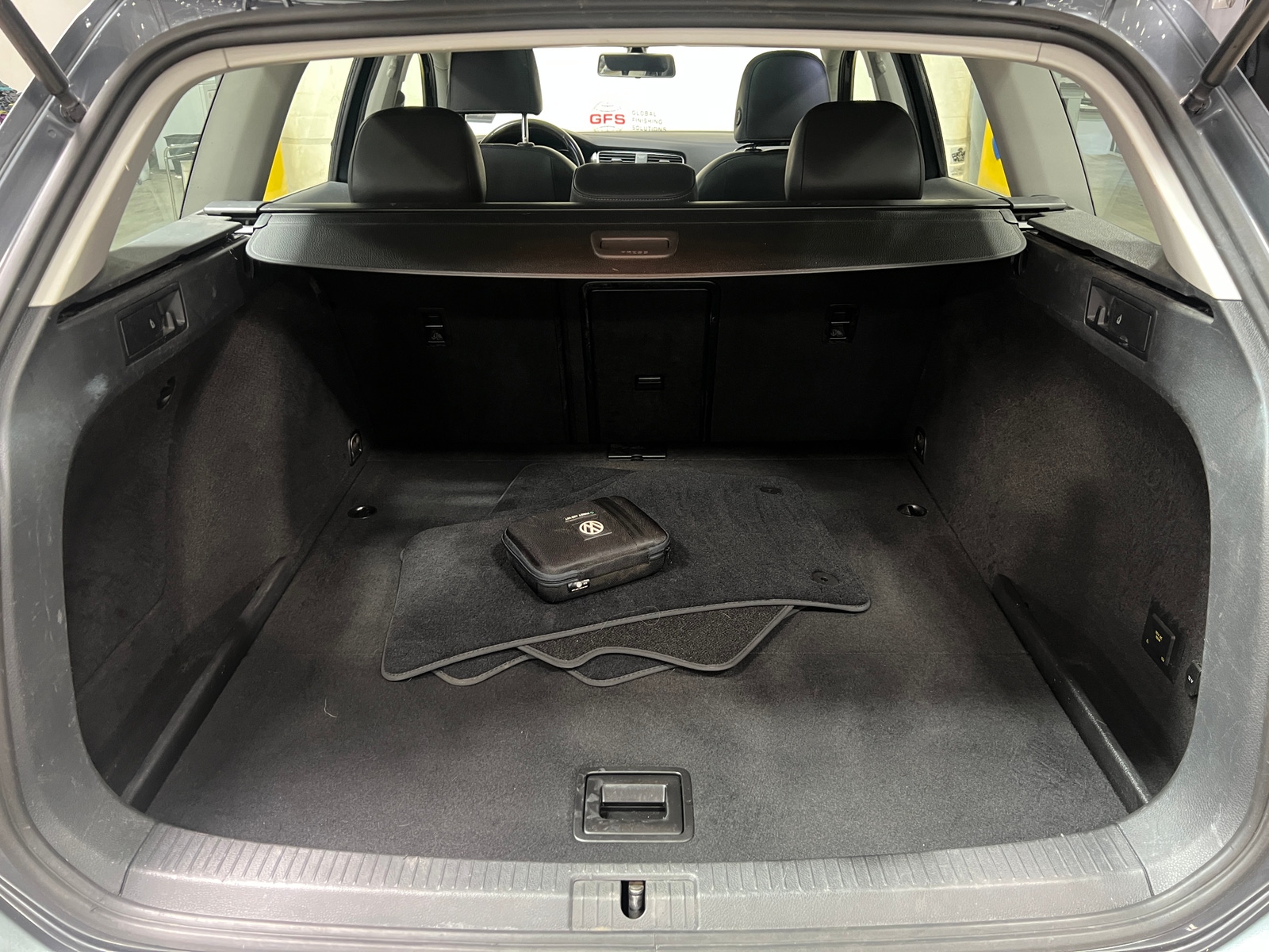 Thumbnail: 2015 Volkswagen e-Golf - 6