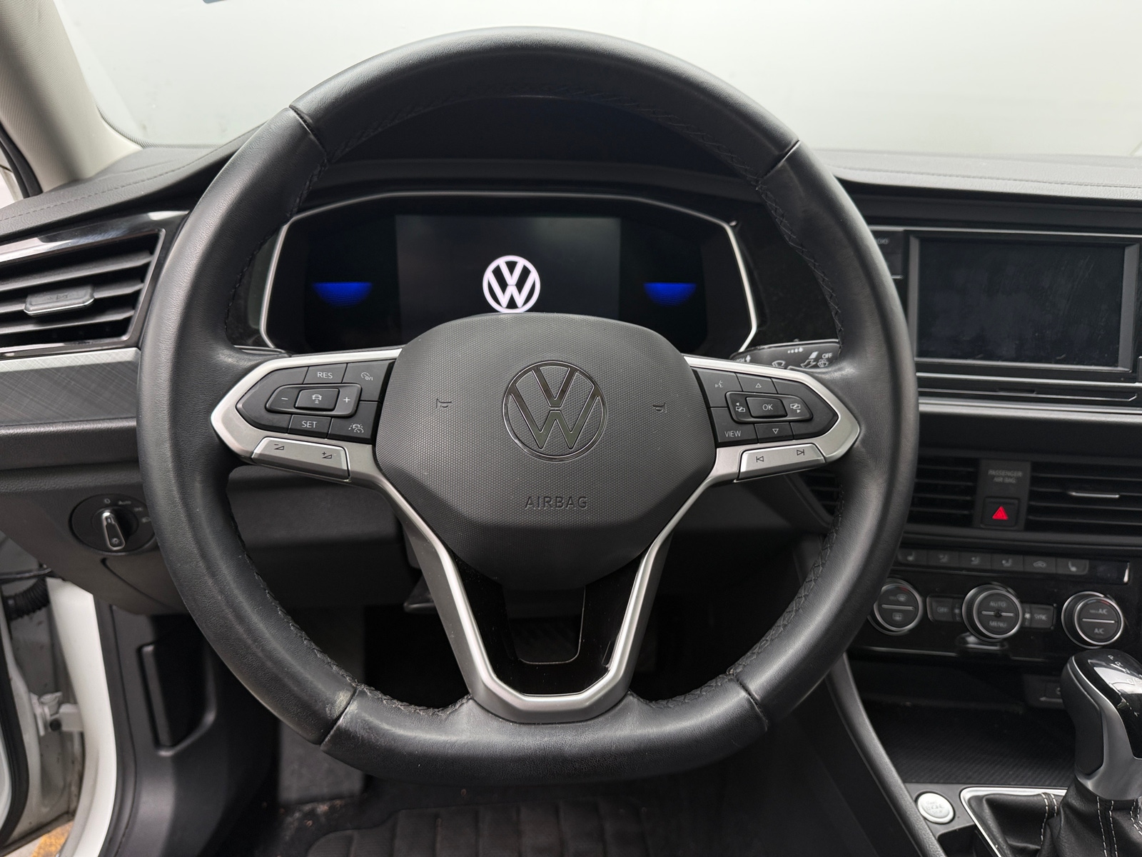 Thumbnail: 2022 Volkswagen Jetta - 4