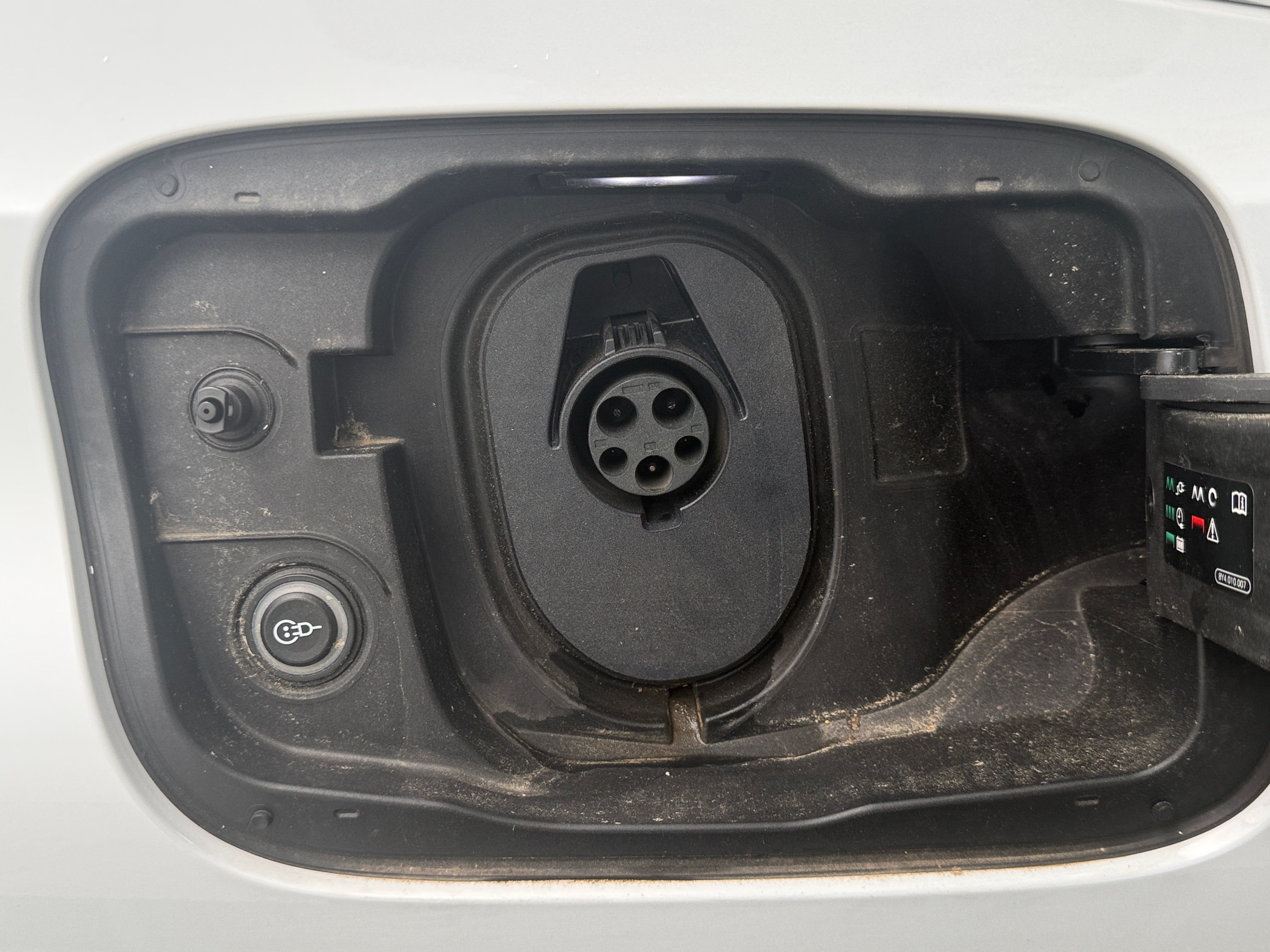Used 2025 Audi A6 Sportback e-tron Premium Plus with VIN WAU2CAGH4SA016245 for sale in Pewaukee, WI