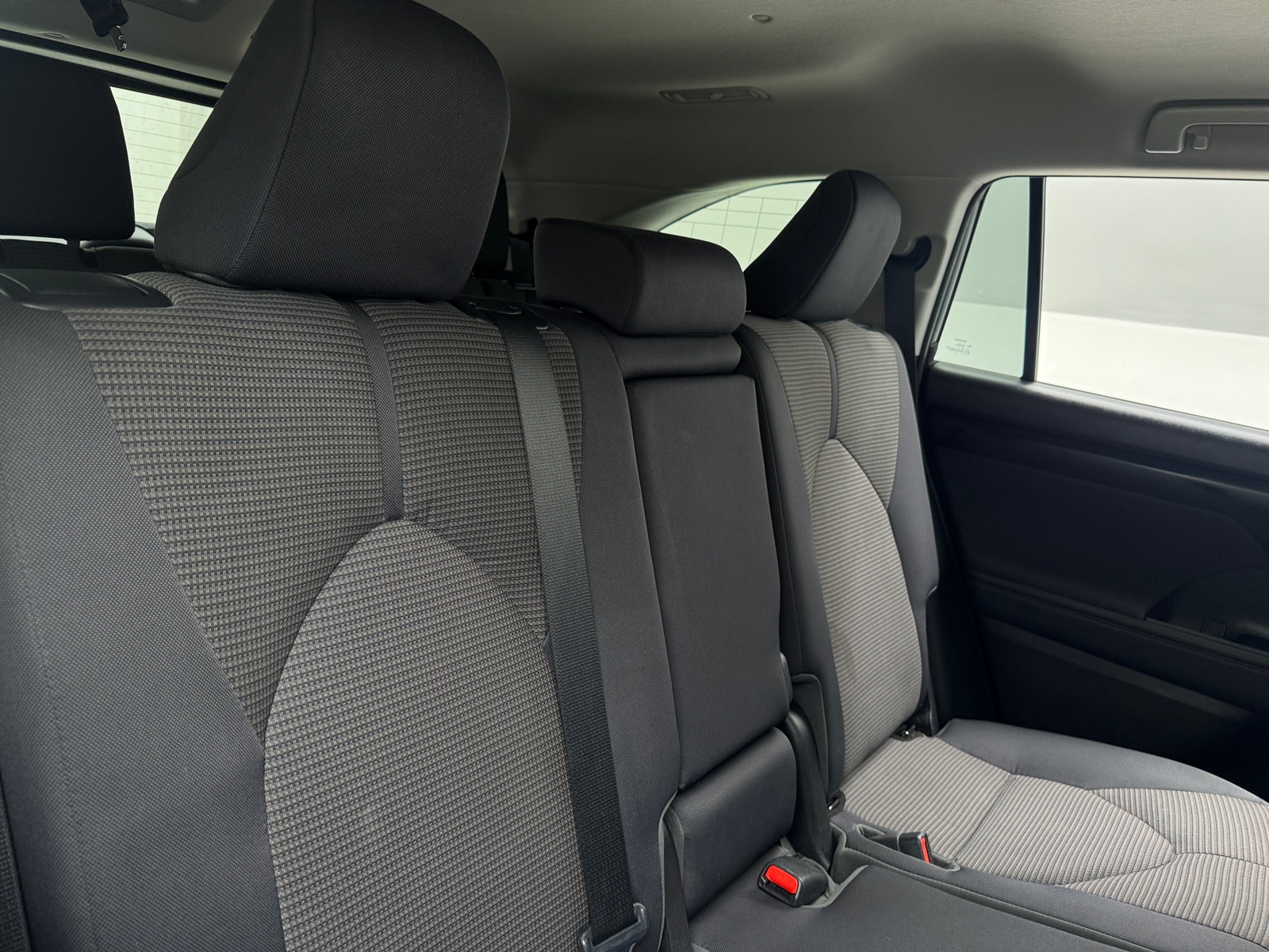 Thumbnail: 2023 Toyota Highlander - 6