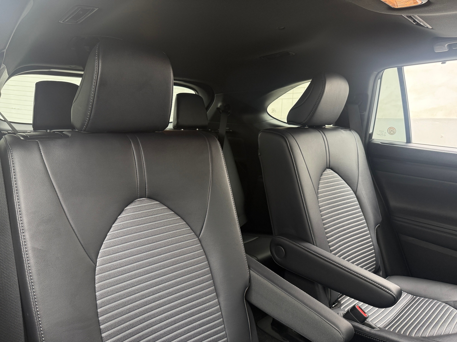 Thumbnail: 2023 Toyota Highlander - 5