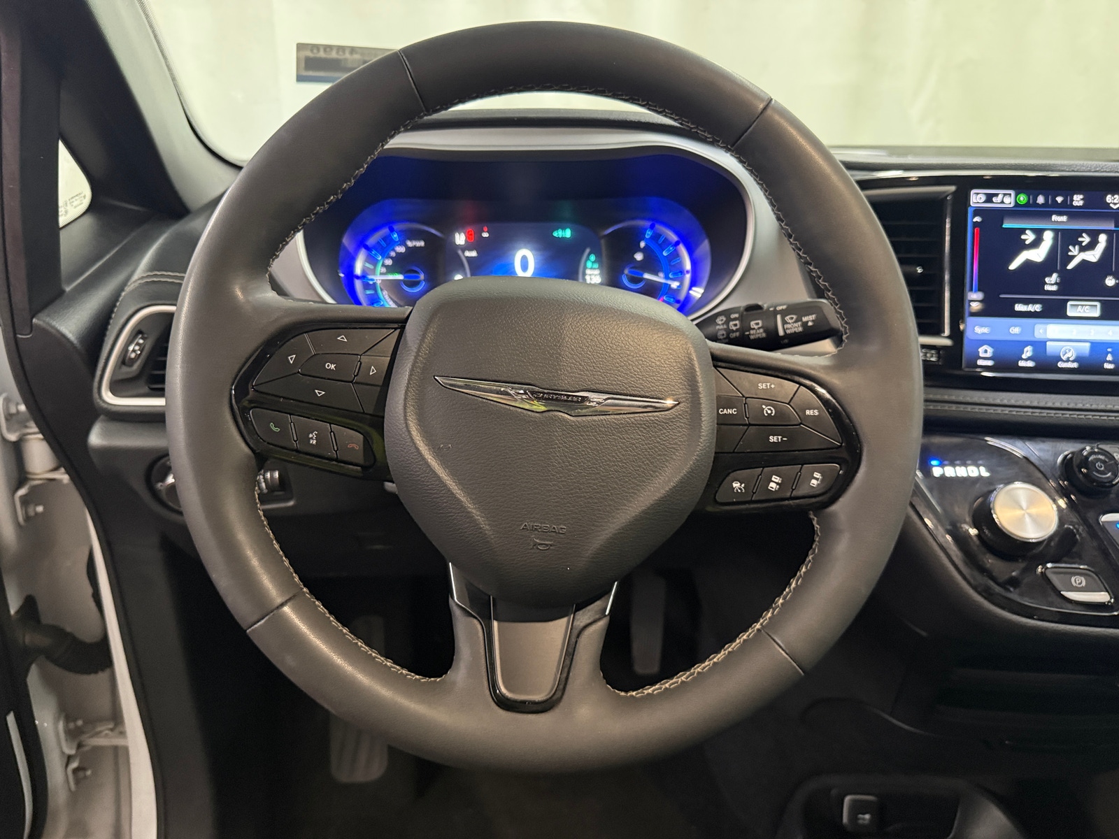 Thumbnail: 2024 Chrysler Pacifica - 4