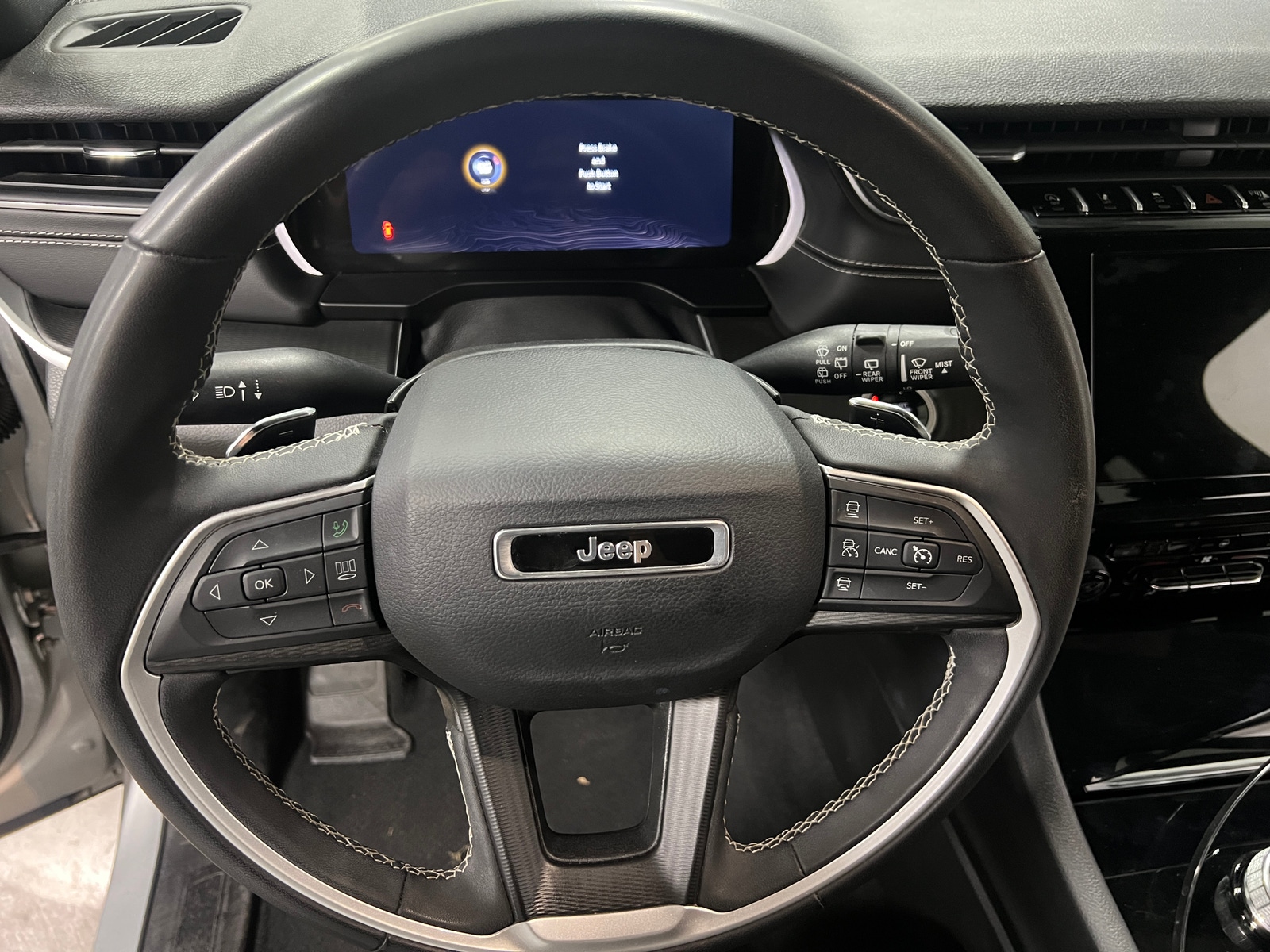Thumbnail: 2024 Jeep Grand Cherokee L - 4