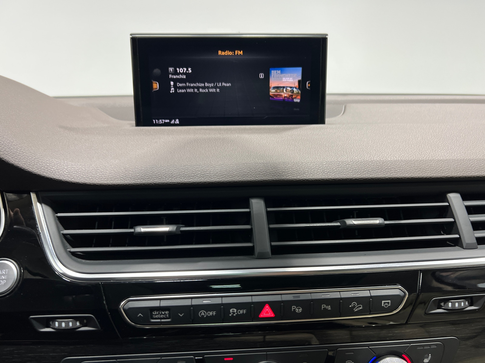 Thumbnail: 2019 Audi Q7 - 3