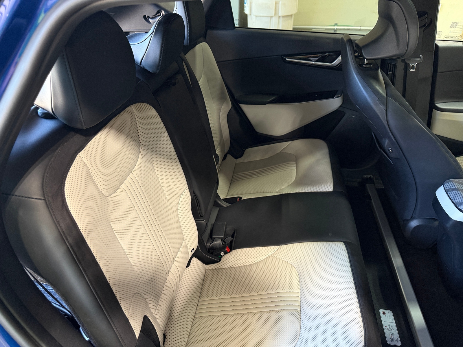 Thumbnail: 2023 Kia EV6 - 5