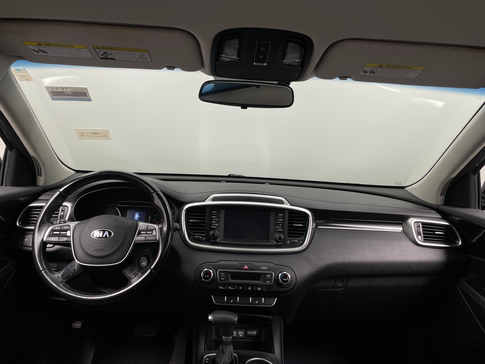Thumbnail: 2020 Kia Sorento - 3